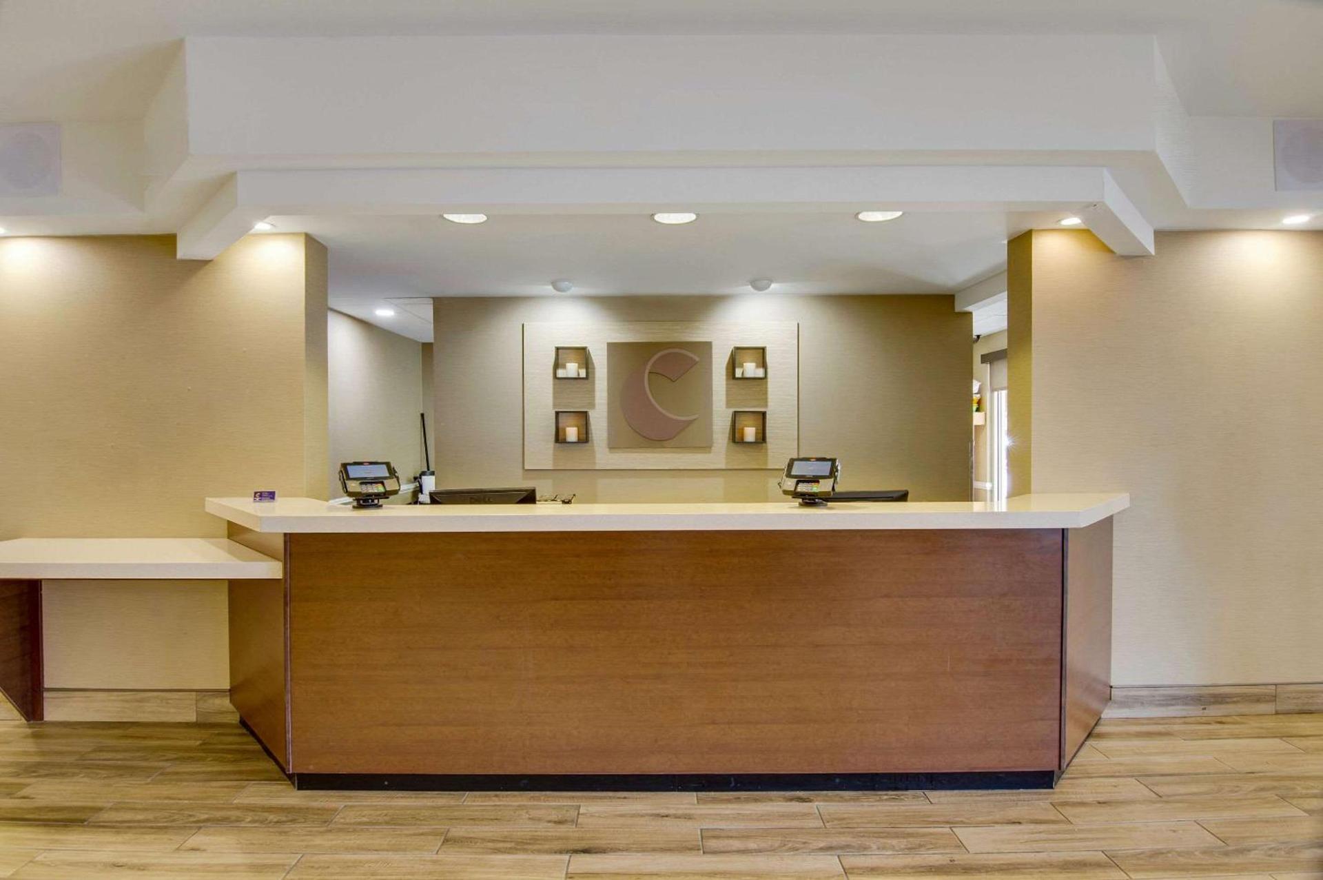 Comfort Inn Airport photo 6