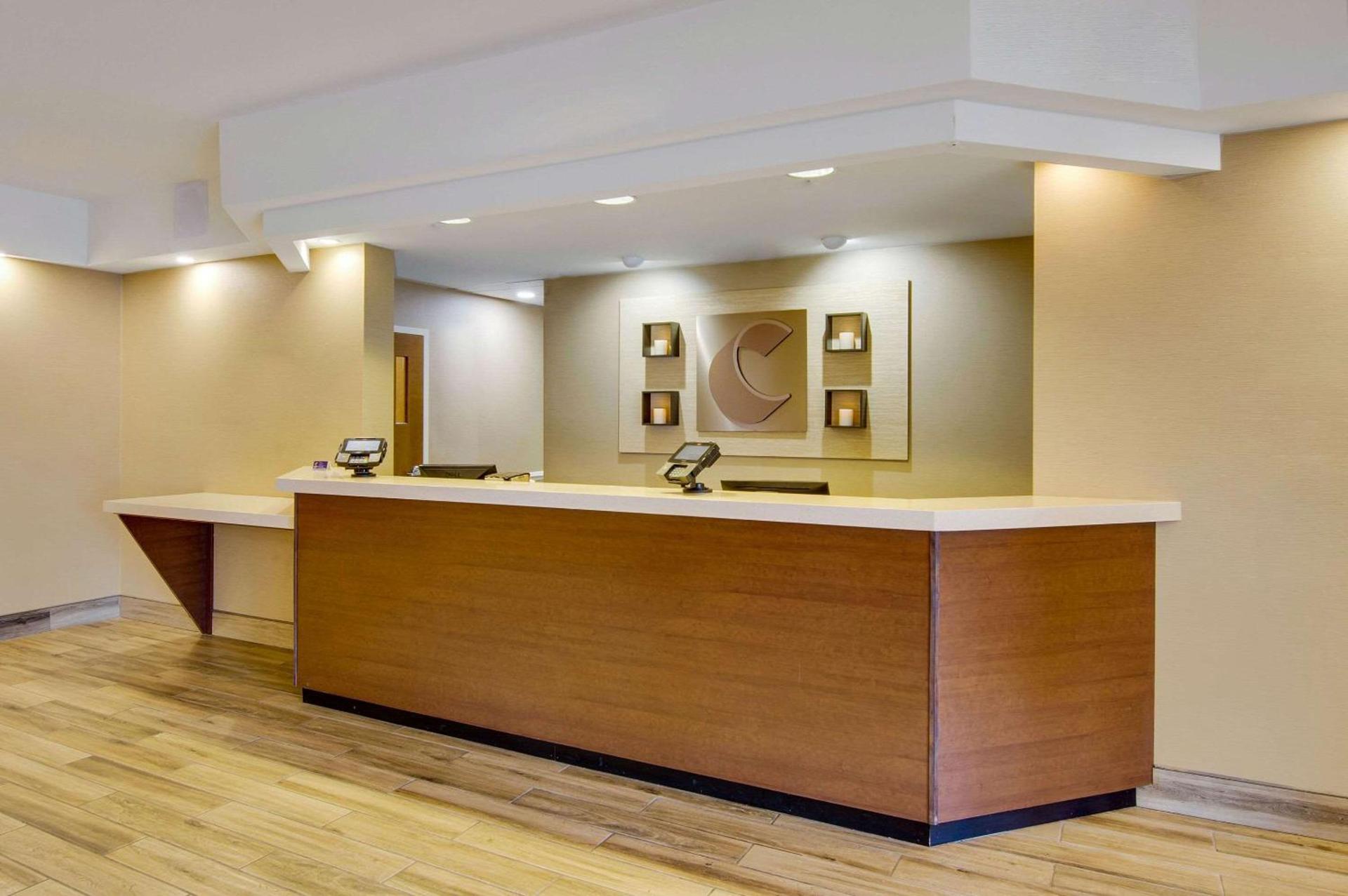 Comfort Inn Airport photo 7