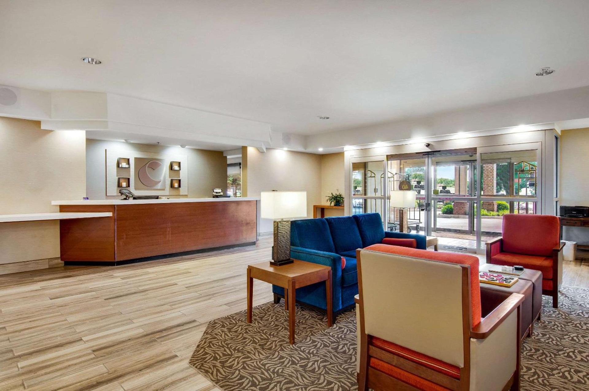 Comfort Inn Airport photo 8