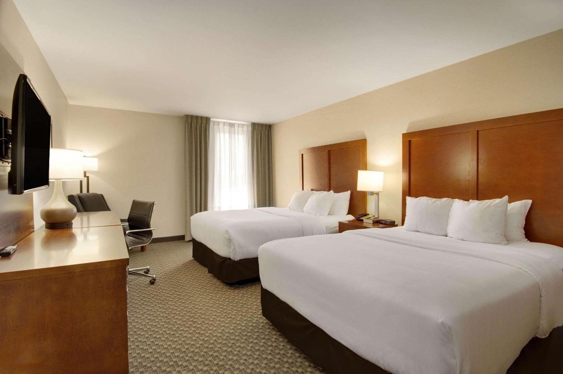 Comfort Inn Airport photo 12
