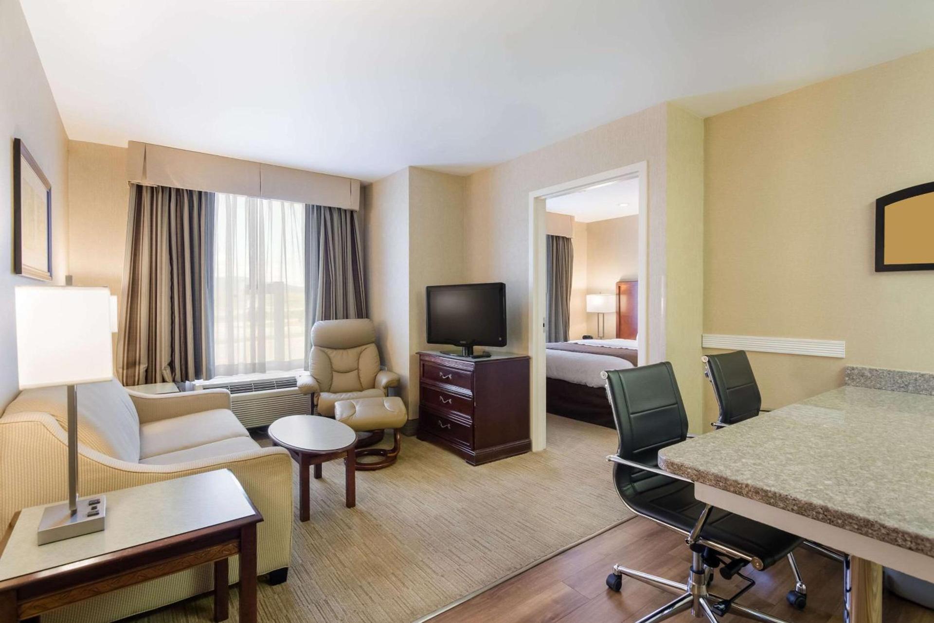 MainStay Suites Roanoke Airport photo 10