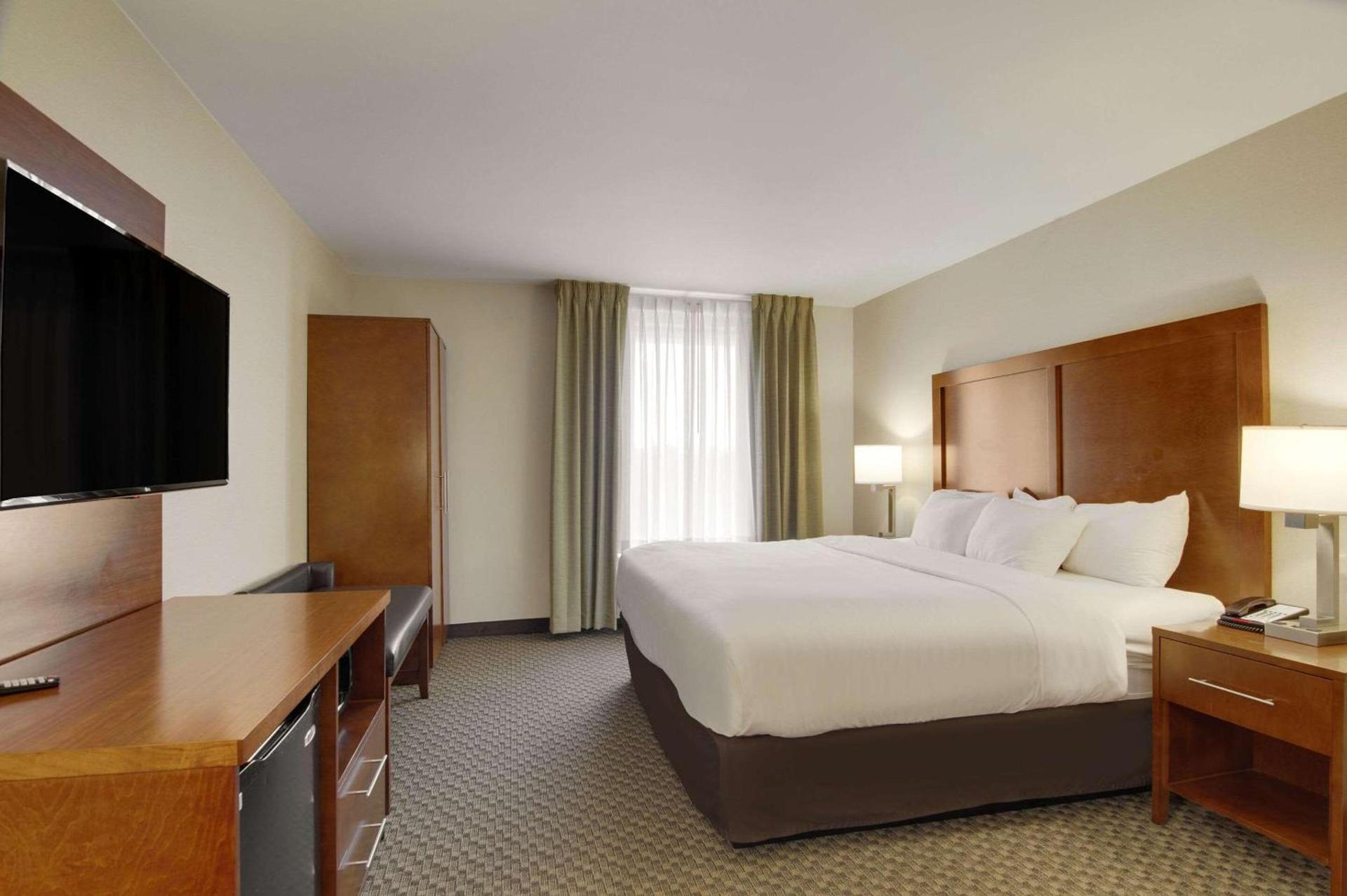 Comfort Inn Airport photo 19