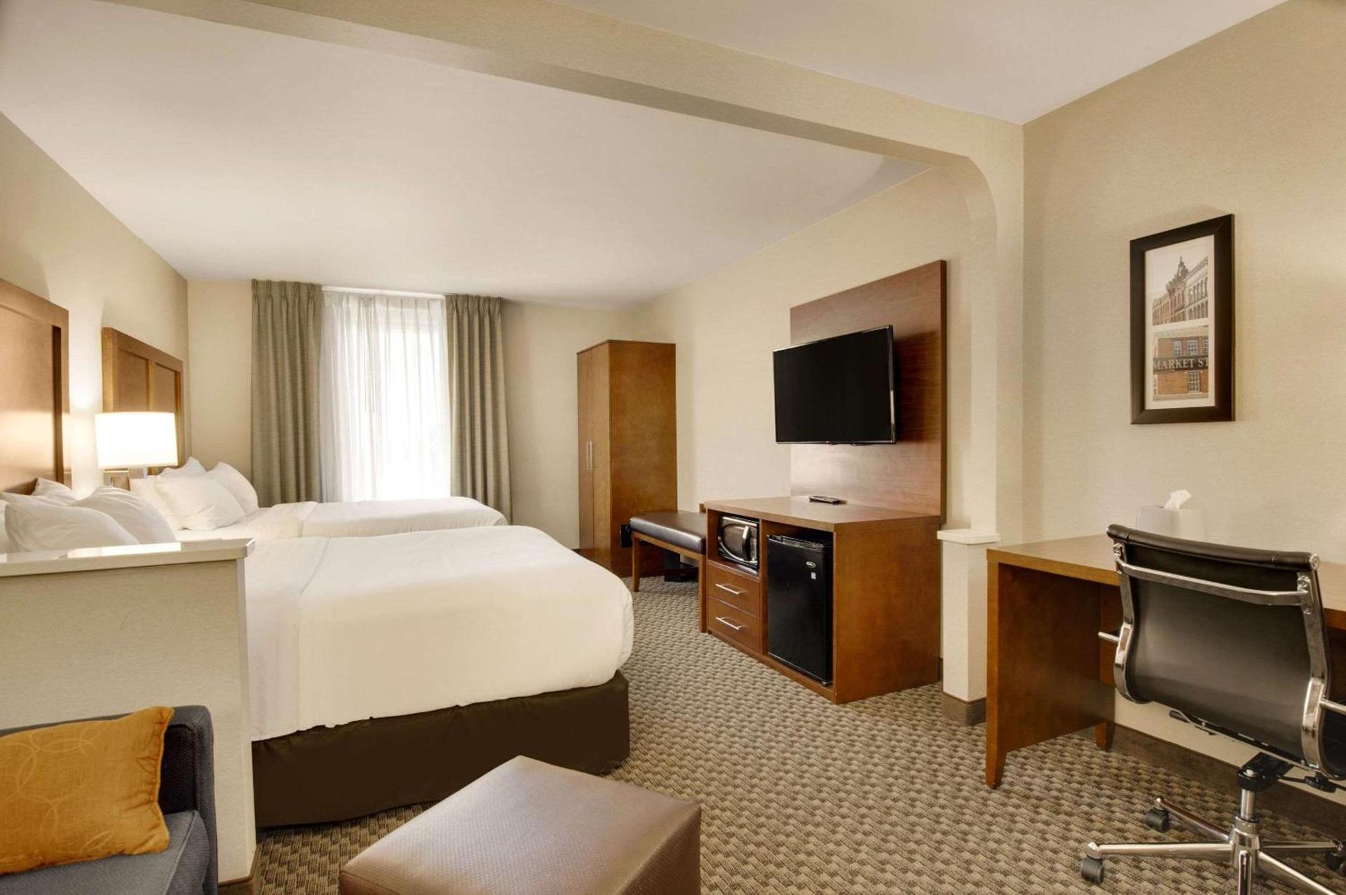 Comfort Inn Airport photo 25