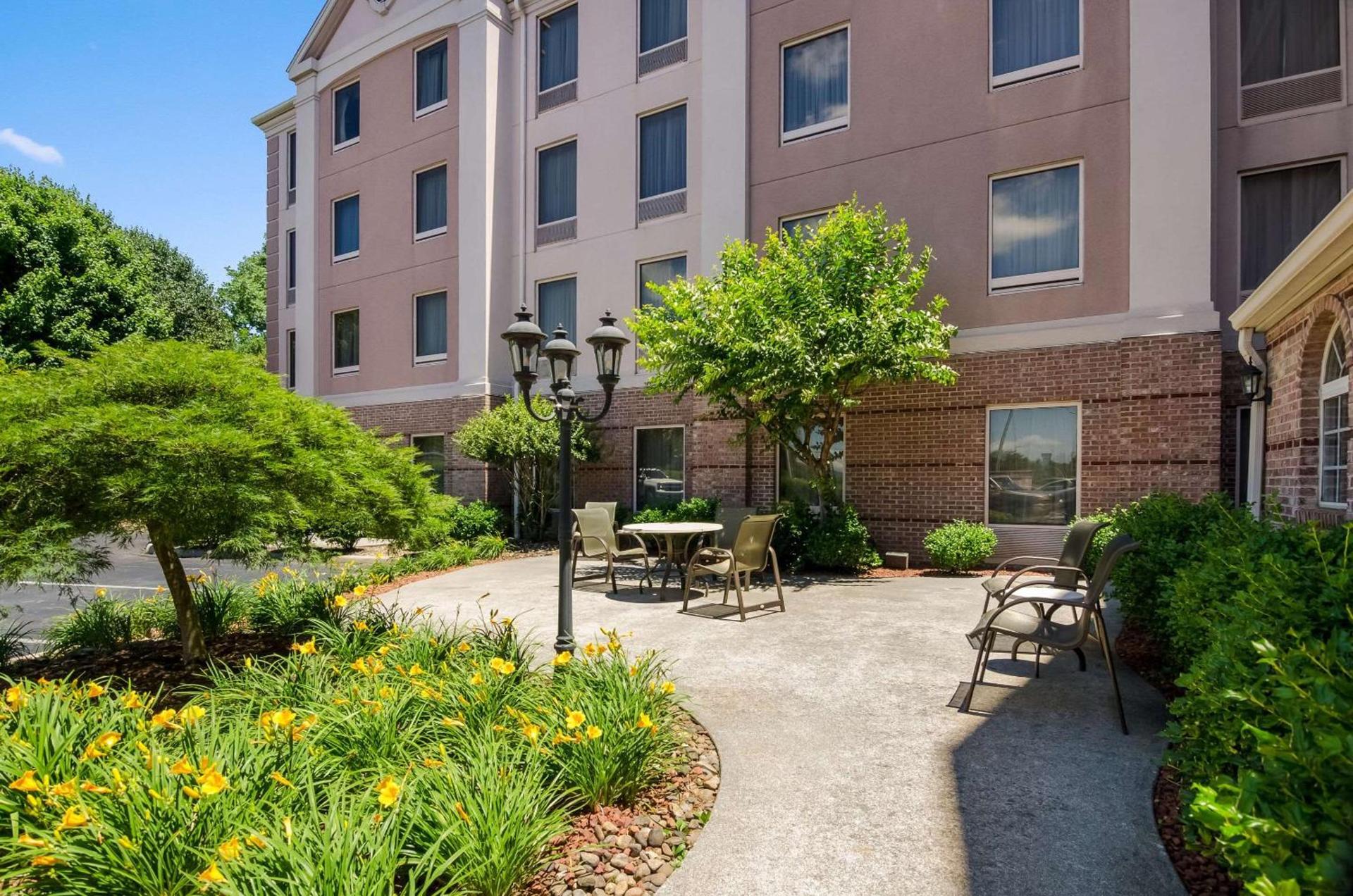 MainStay Suites Roanoke Airport photo 21