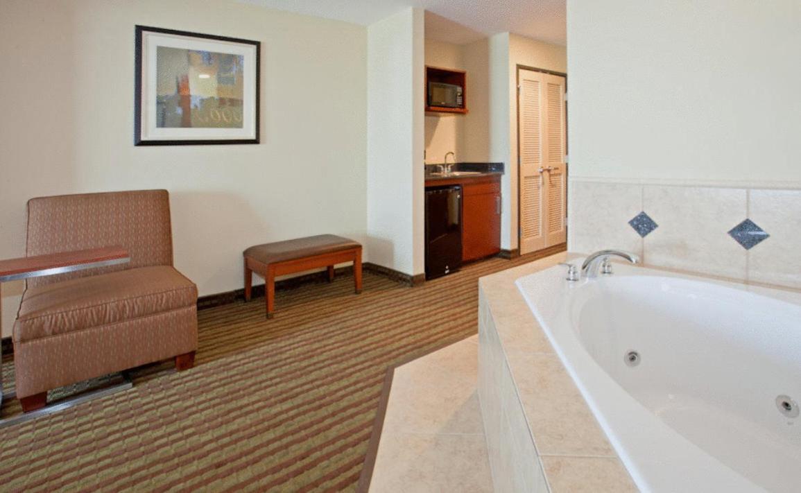 Holiday Inn Austin North by IHG photo 16