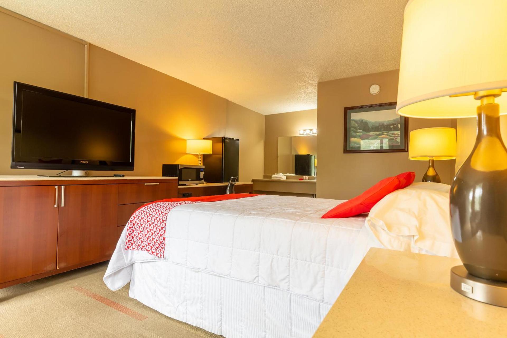 Americas Best Value Inn Rockford photo 18
