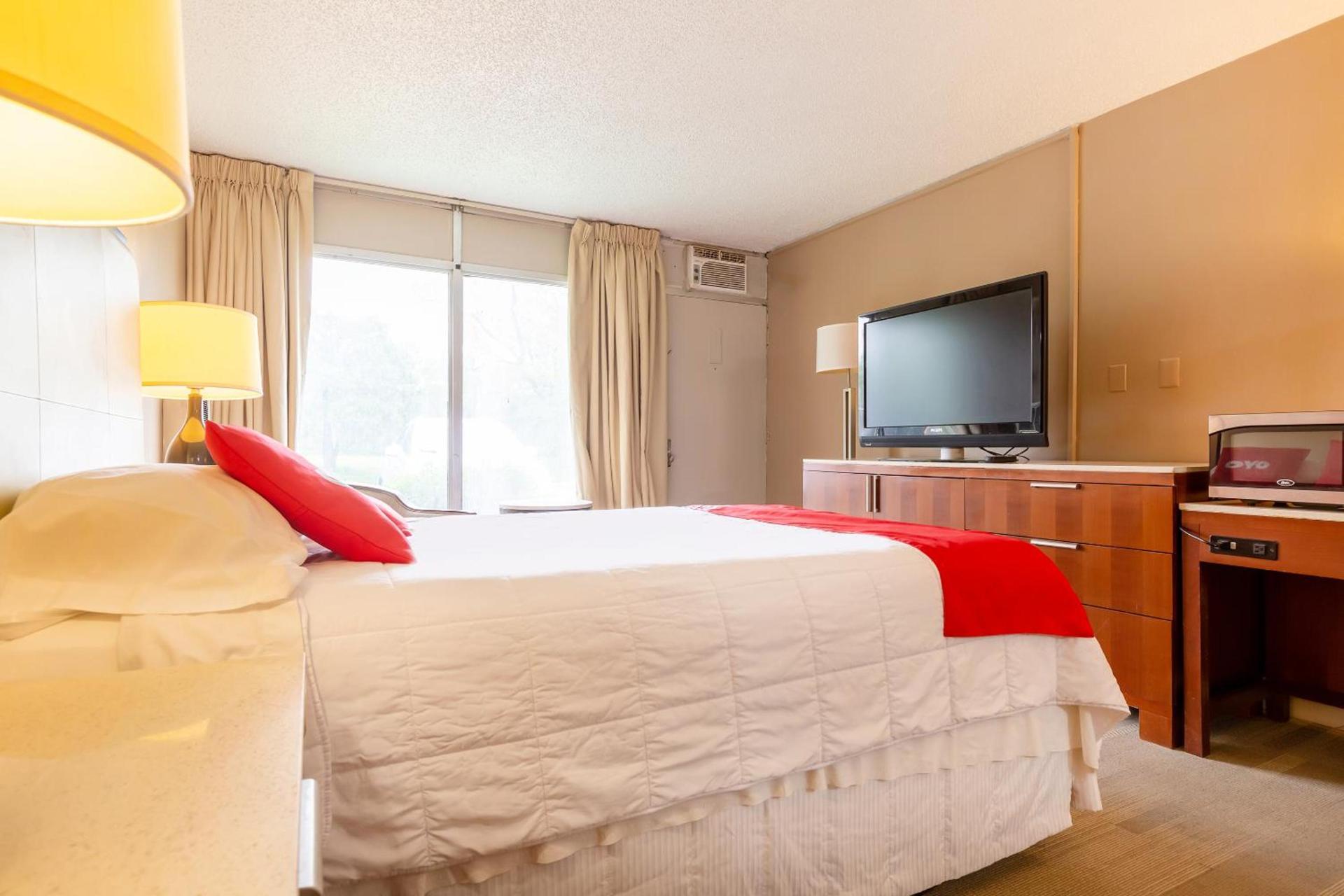Americas Best Value Inn Rockford photo 28