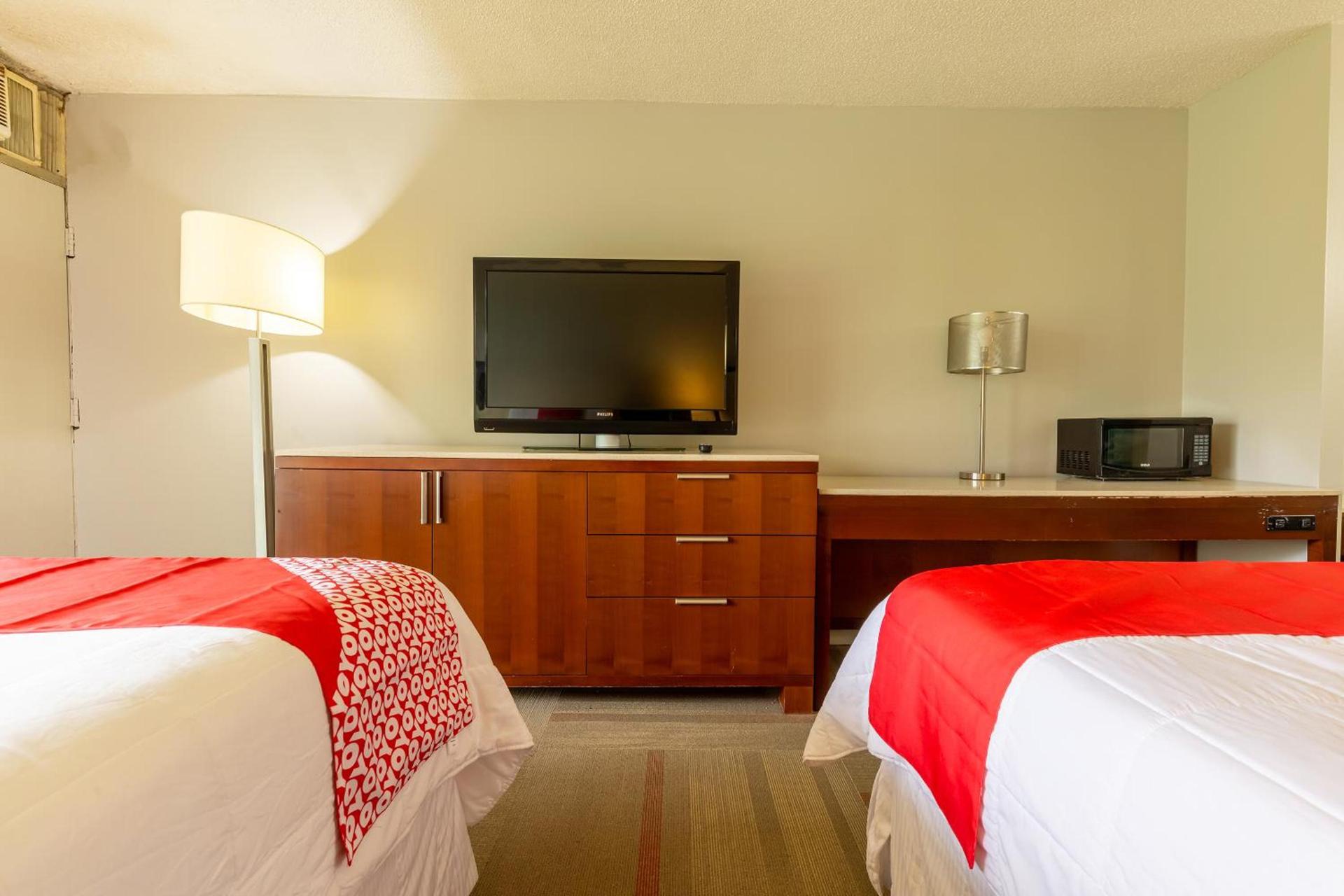 Americas Best Value Inn Rockford photo 33