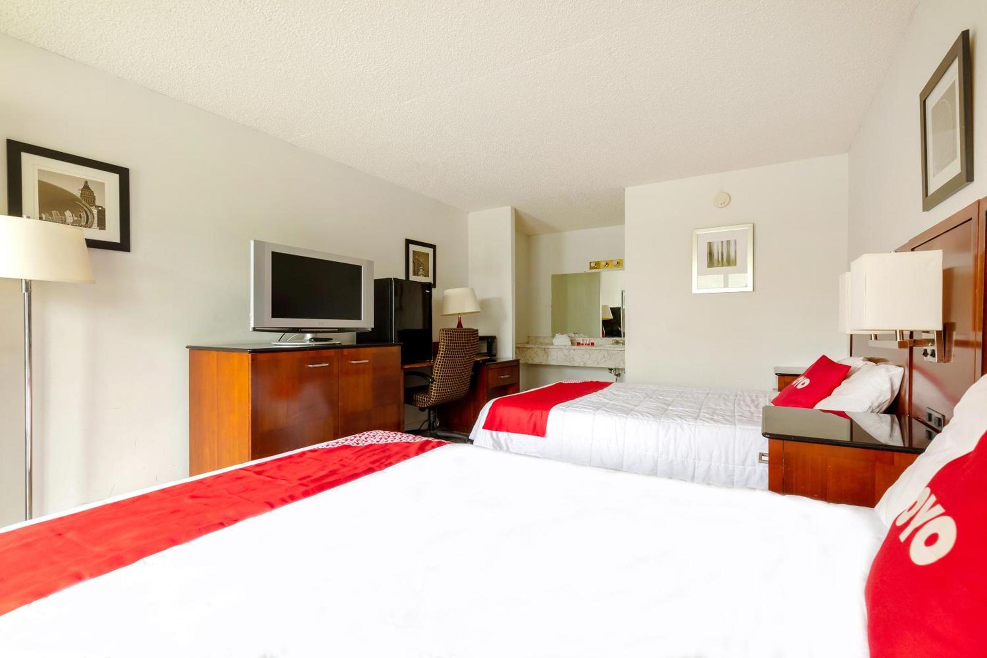 Americas Best Value Inn Rockford photo 45