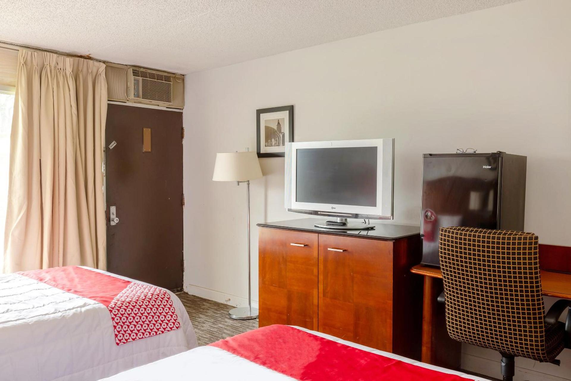 Americas Best Value Inn Rockford photo 44