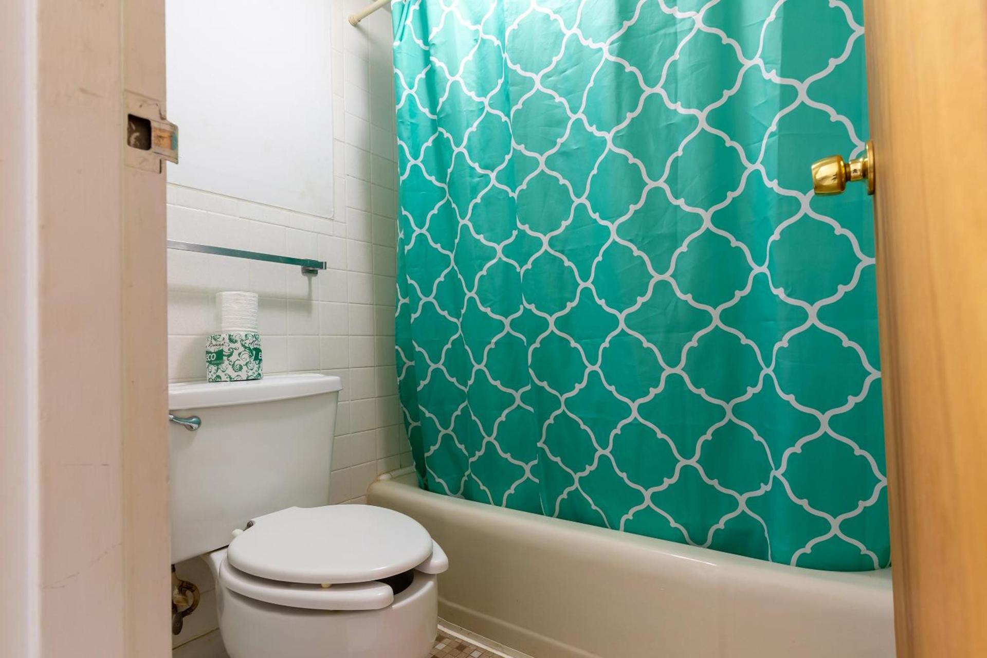 Americas Best Value Inn Rockford photo 41
