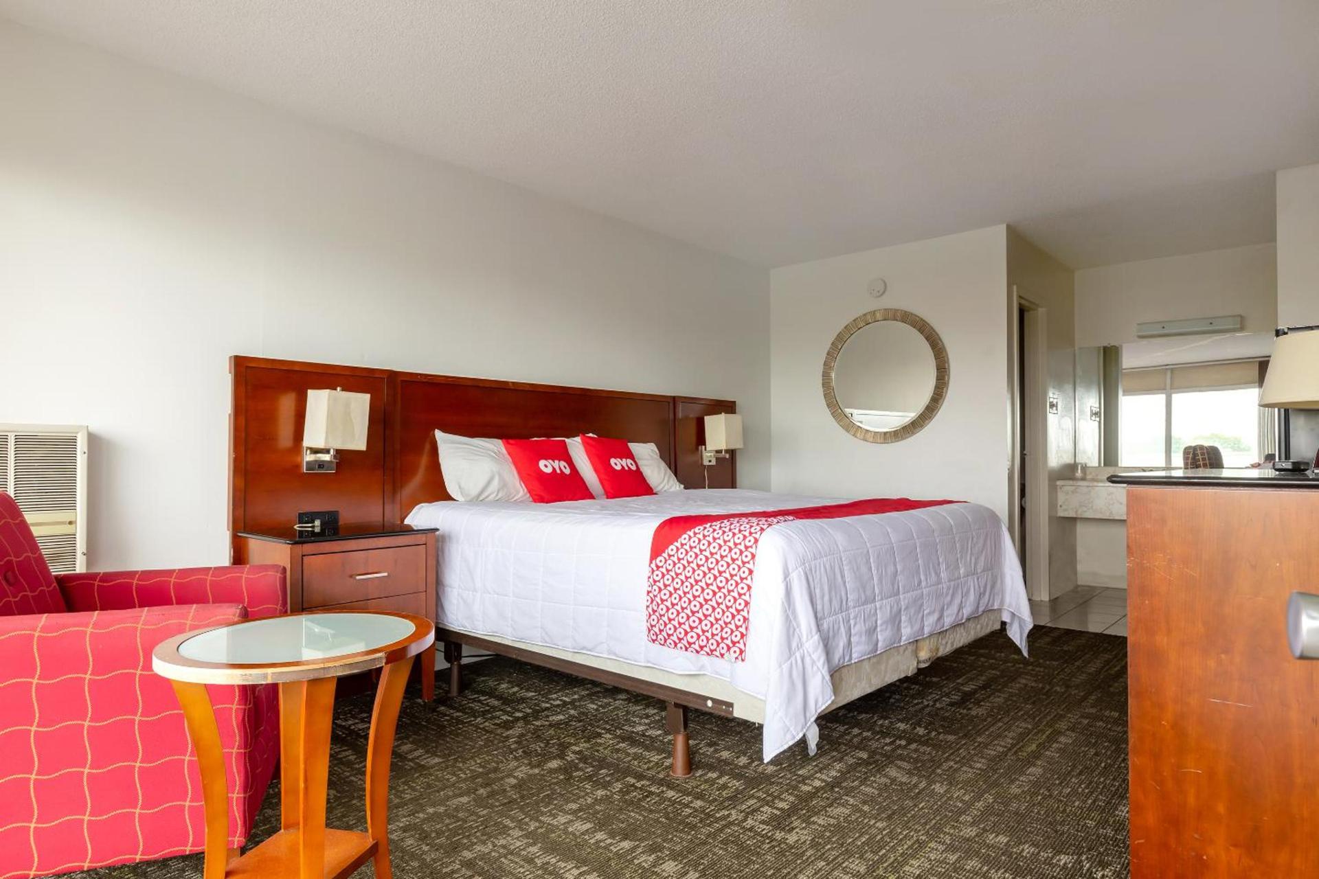 Americas Best Value Inn Rockford photo 46