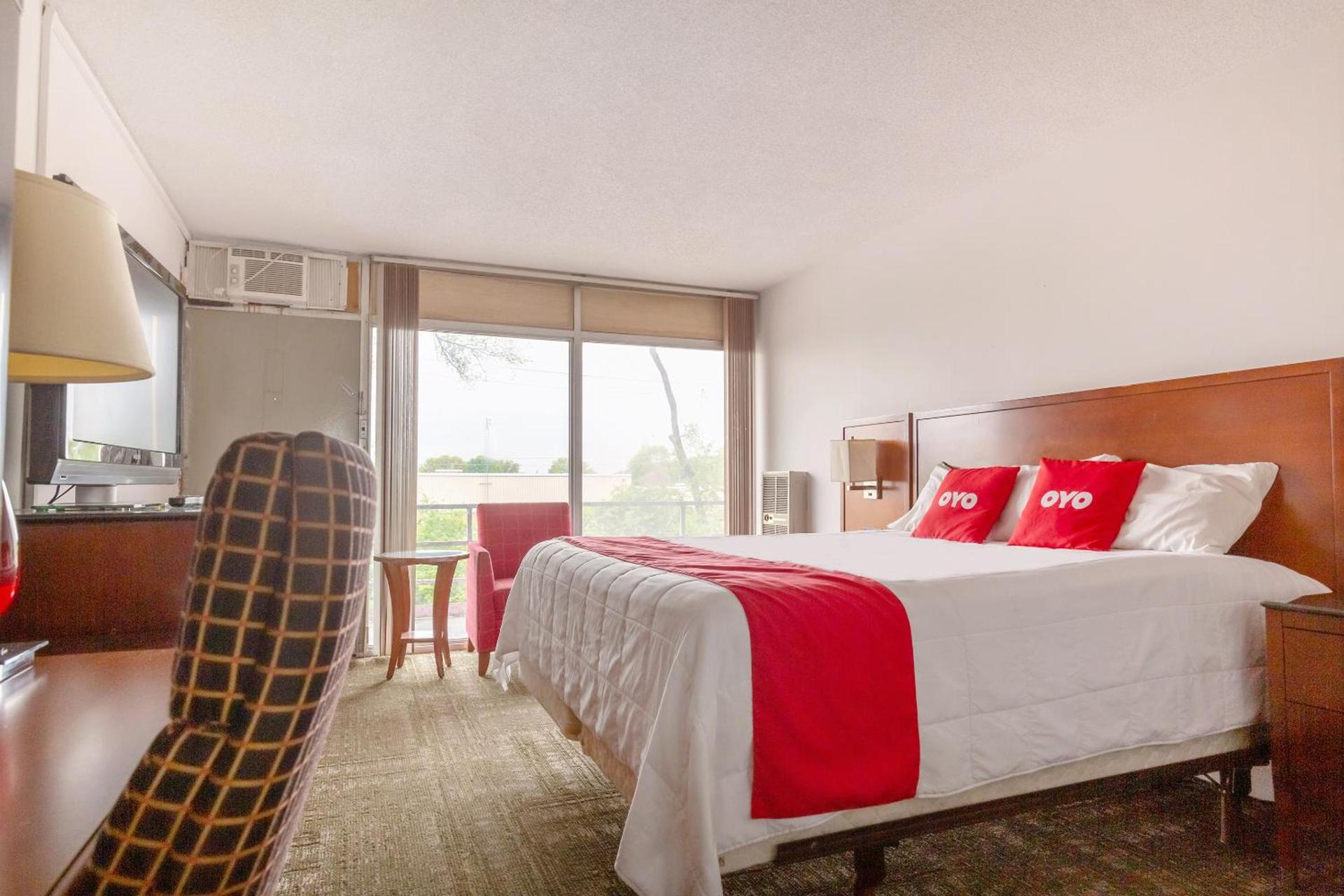 Americas Best Value Inn Rockford photo 47