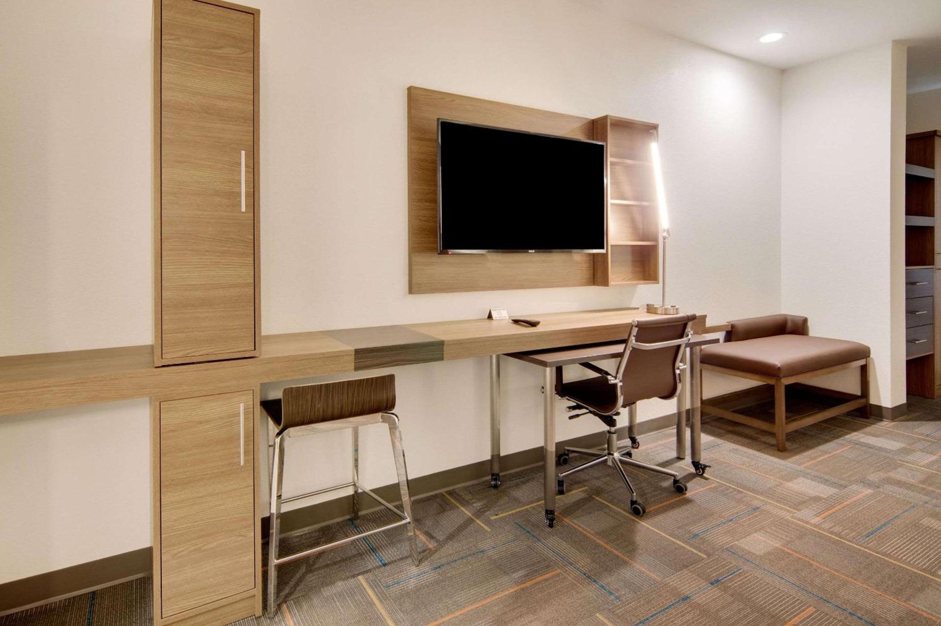 MainStay Suites Dallas Northwest - Irving photo 10