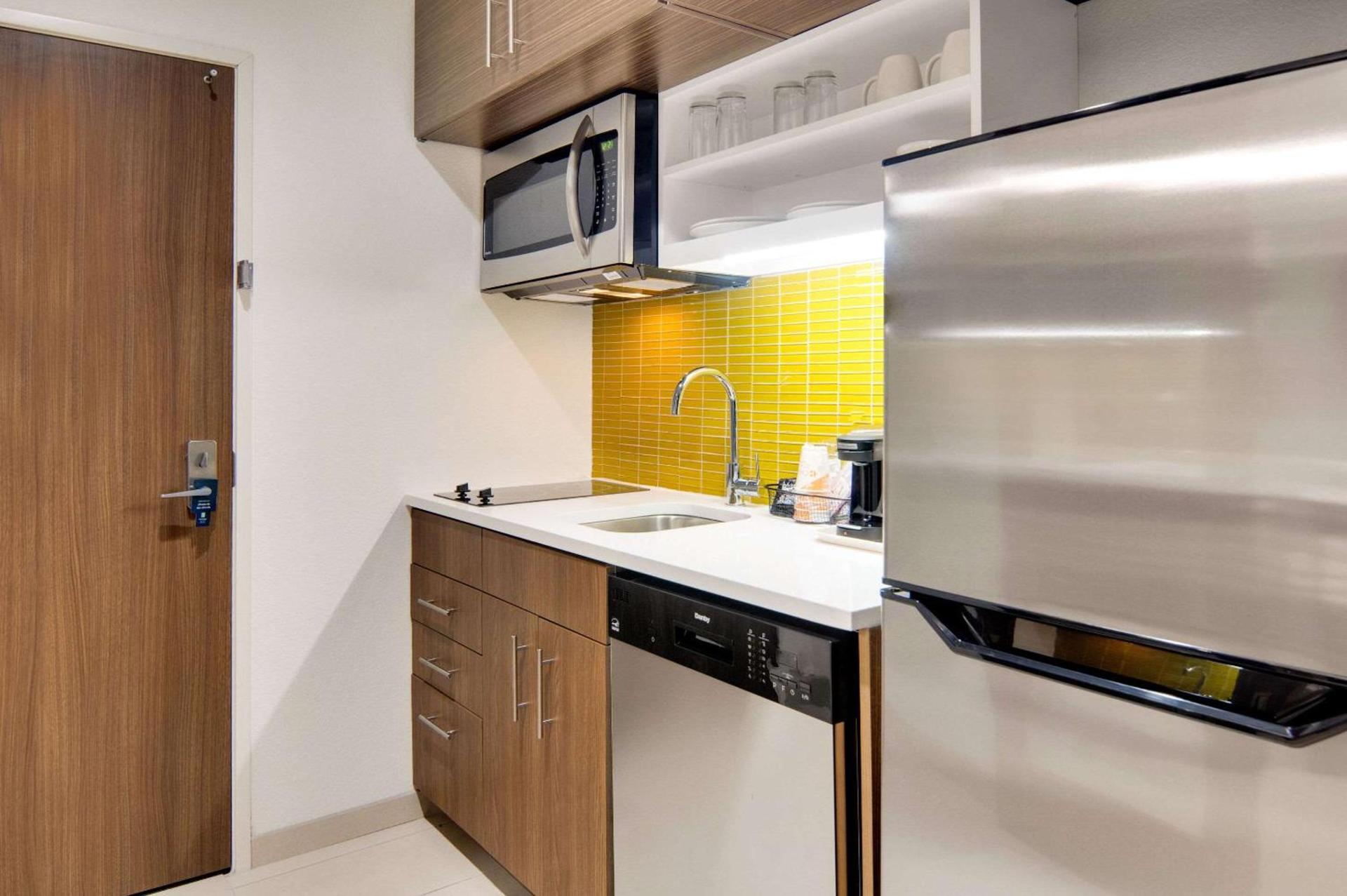 MainStay Suites Dallas Northwest - Irving photo 11