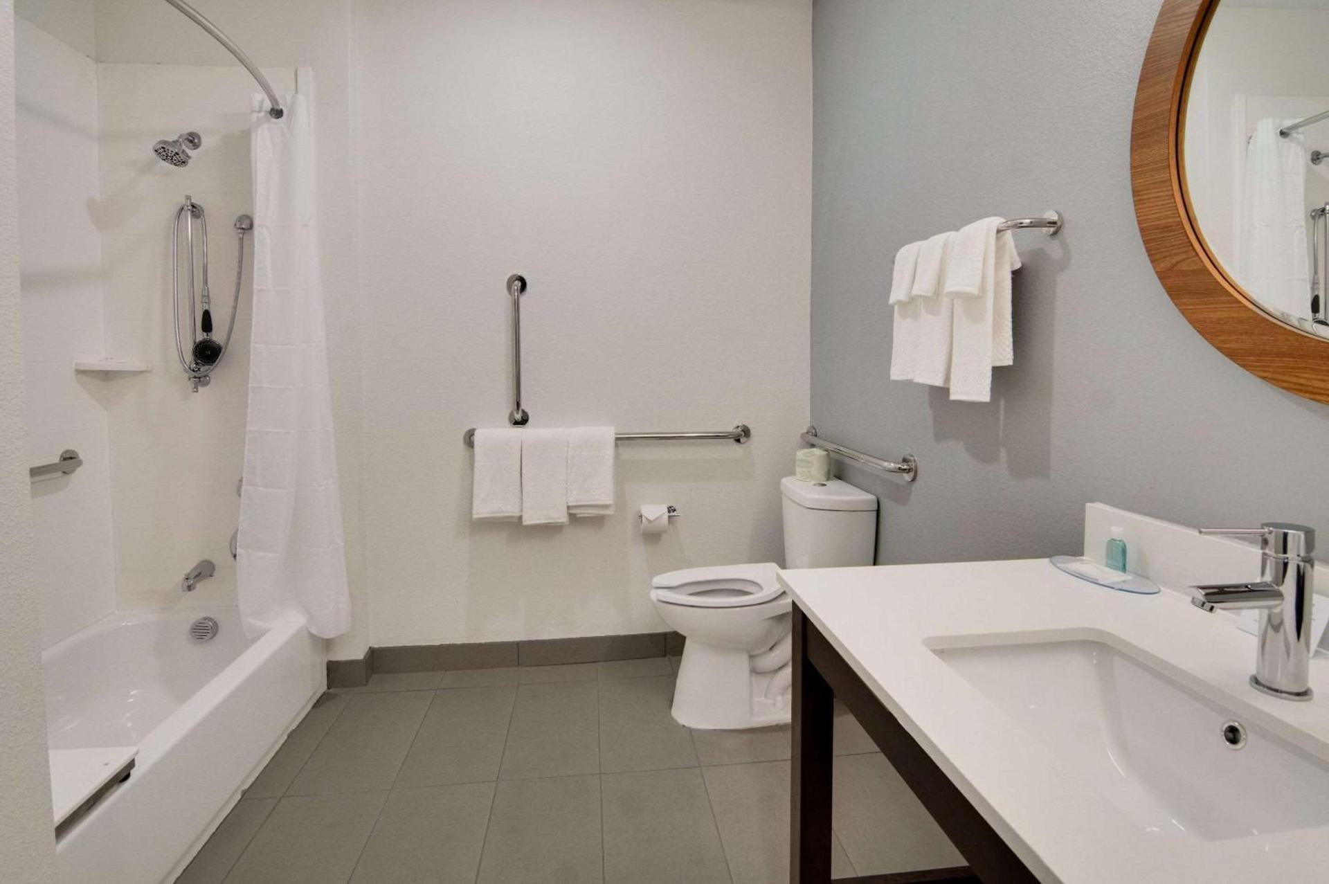 MainStay Suites Dallas Northwest - Irving photo 26