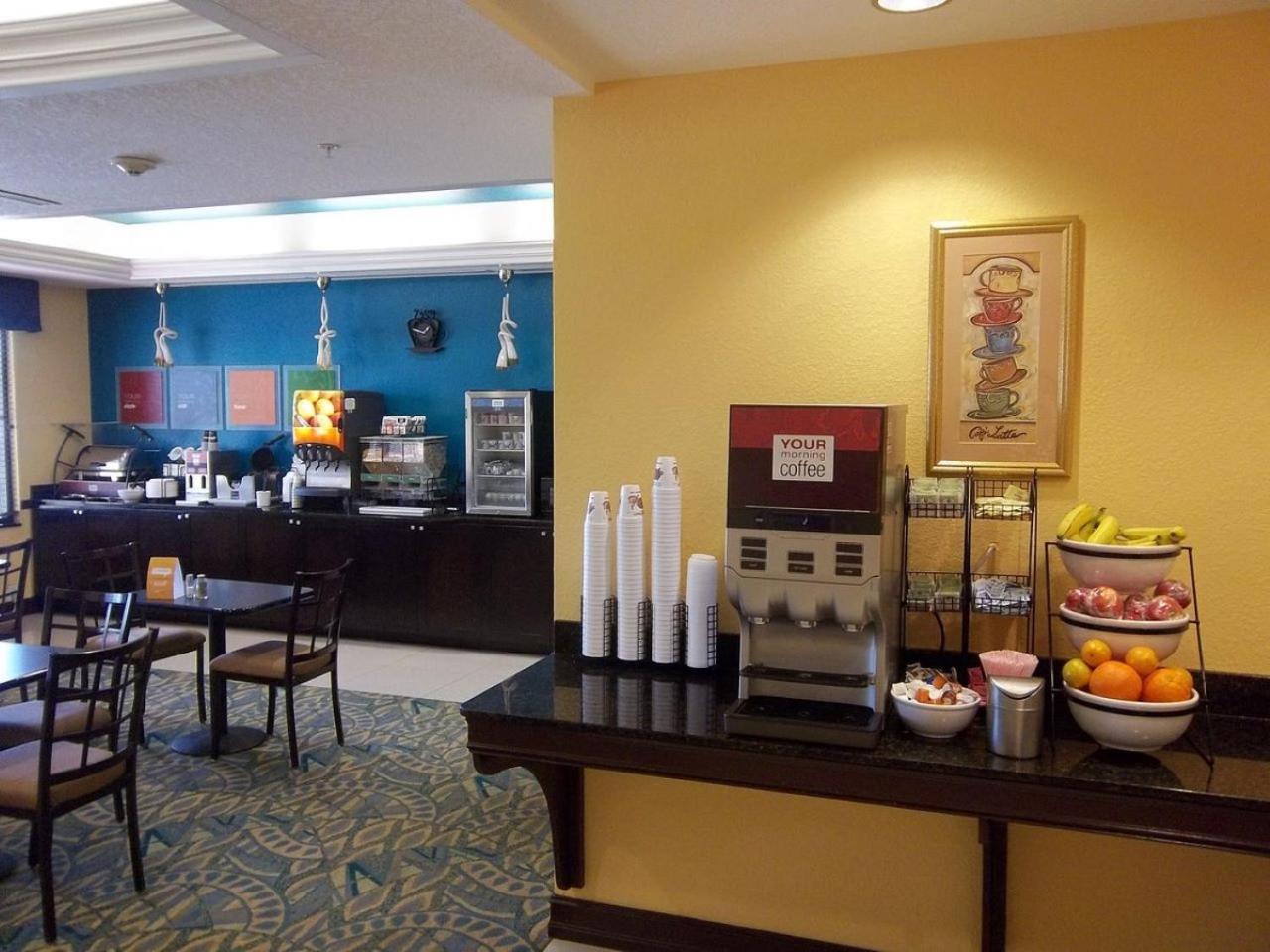 Comfort Inn & Suites Northeast - Gateway photo 46