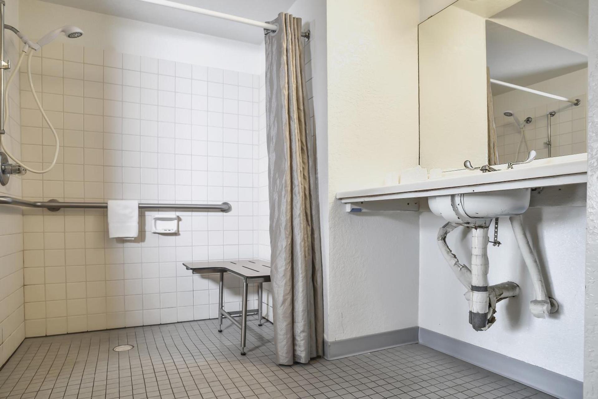 Motel 6-Saint Joseph, MO photo 14
