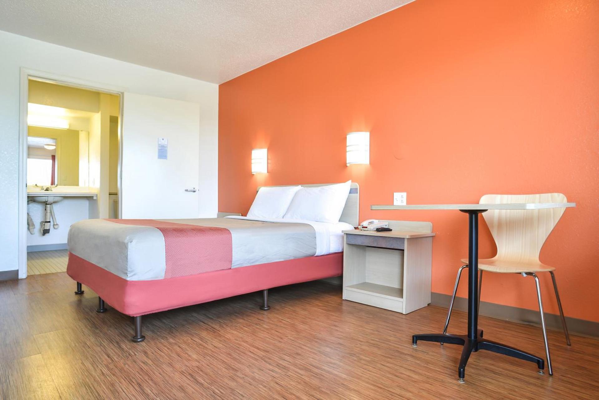 Motel 6-Saint Joseph, MO photo 9