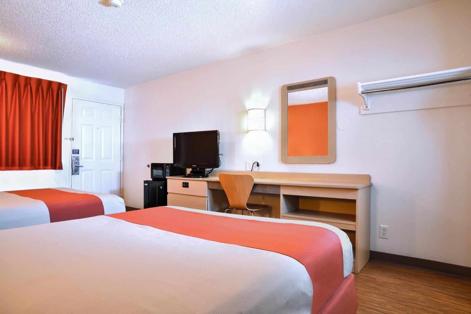 Motel 6-Saint Joseph, MO photo 11