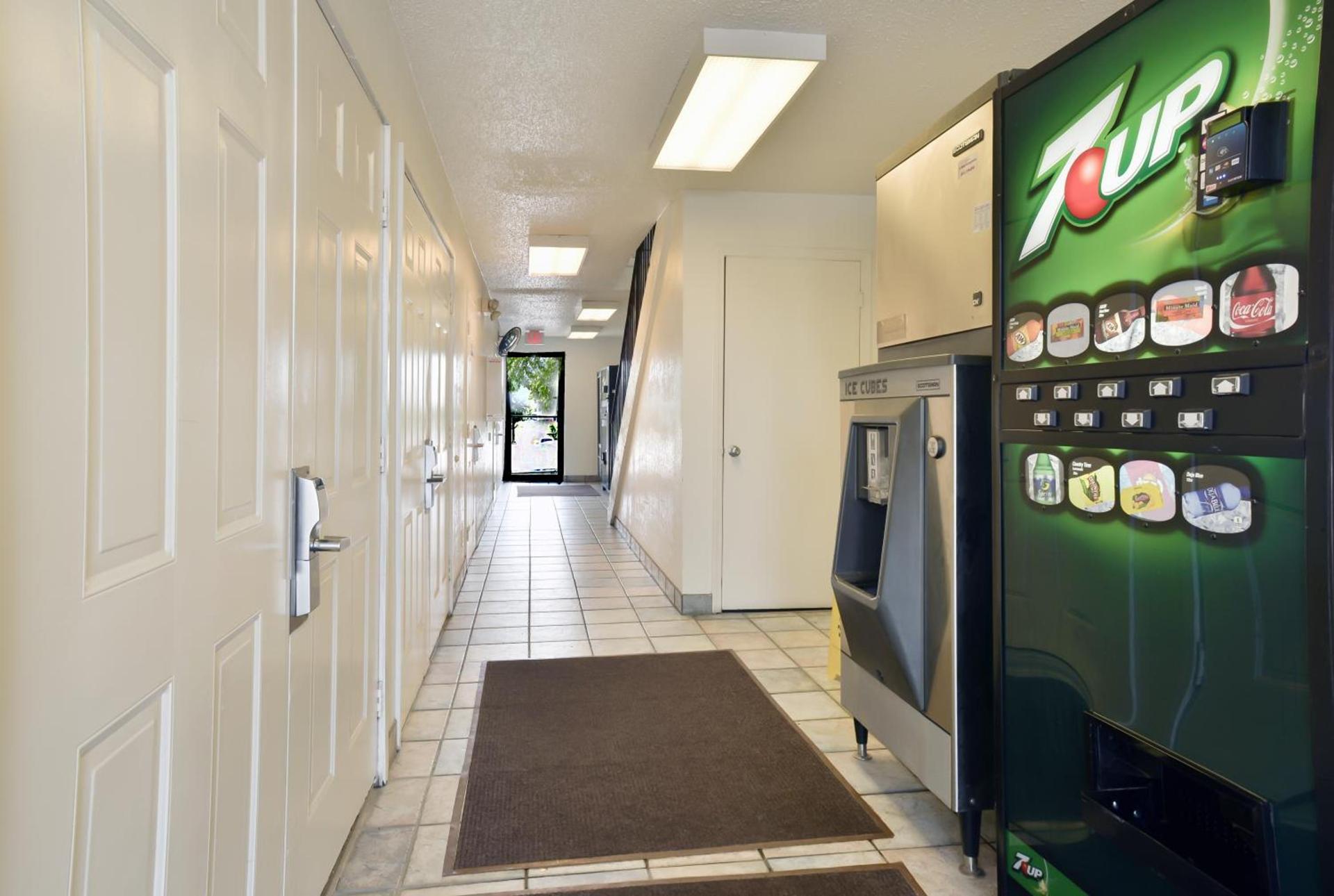 Motel 6-Saint Joseph, MO photo 26