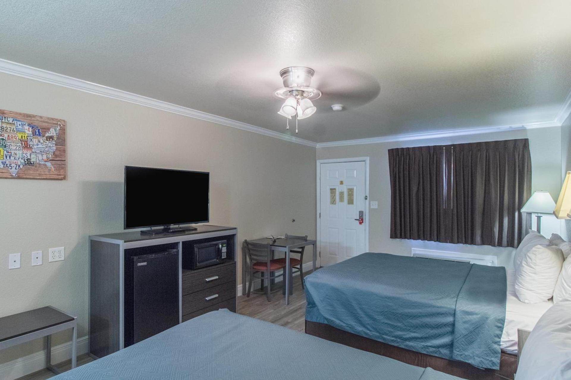 Econo Lodge Inn & Suites Corpus Christi photo 39