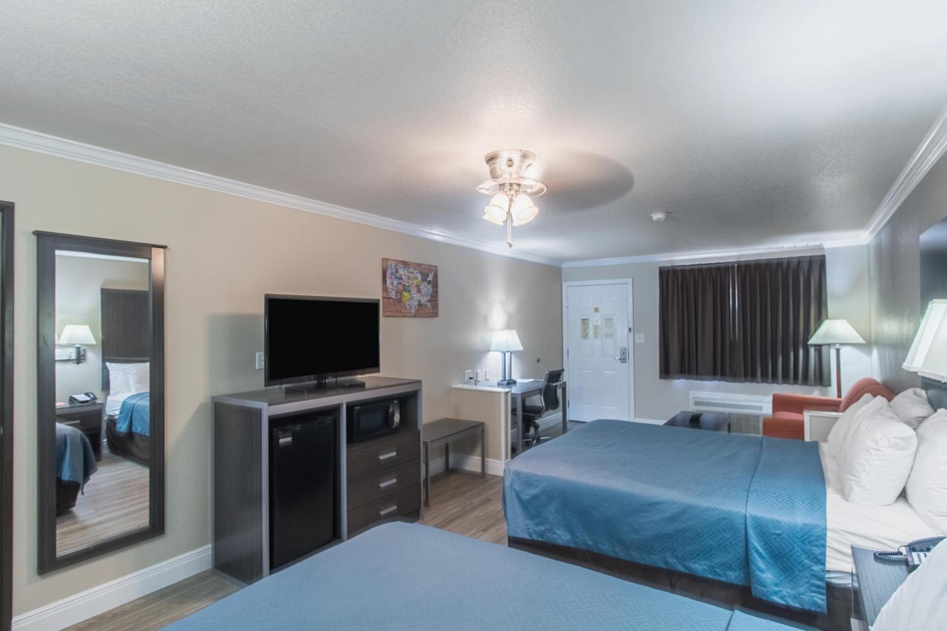 Econo Lodge Inn & Suites Corpus Christi photo 40