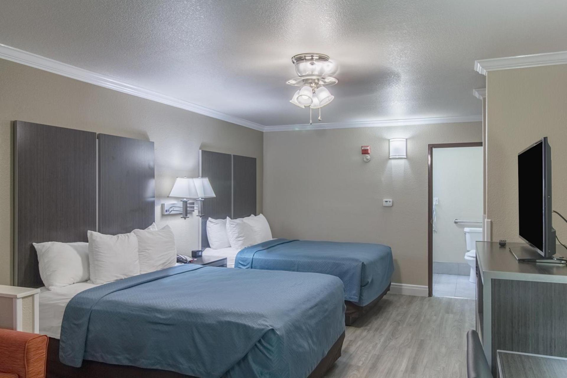 Econo Lodge Inn & Suites Corpus Christi photo 43