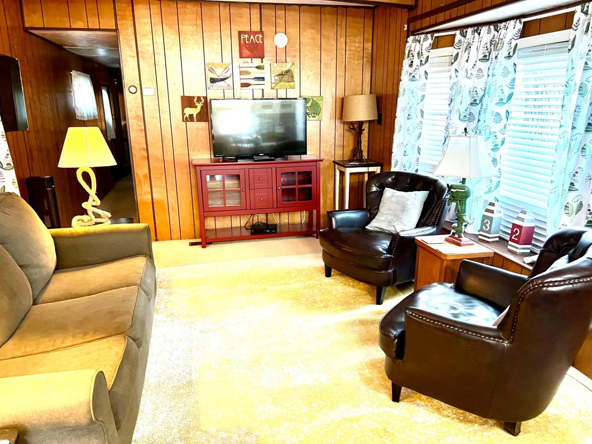 White Caps Motel and RV Park photo 38