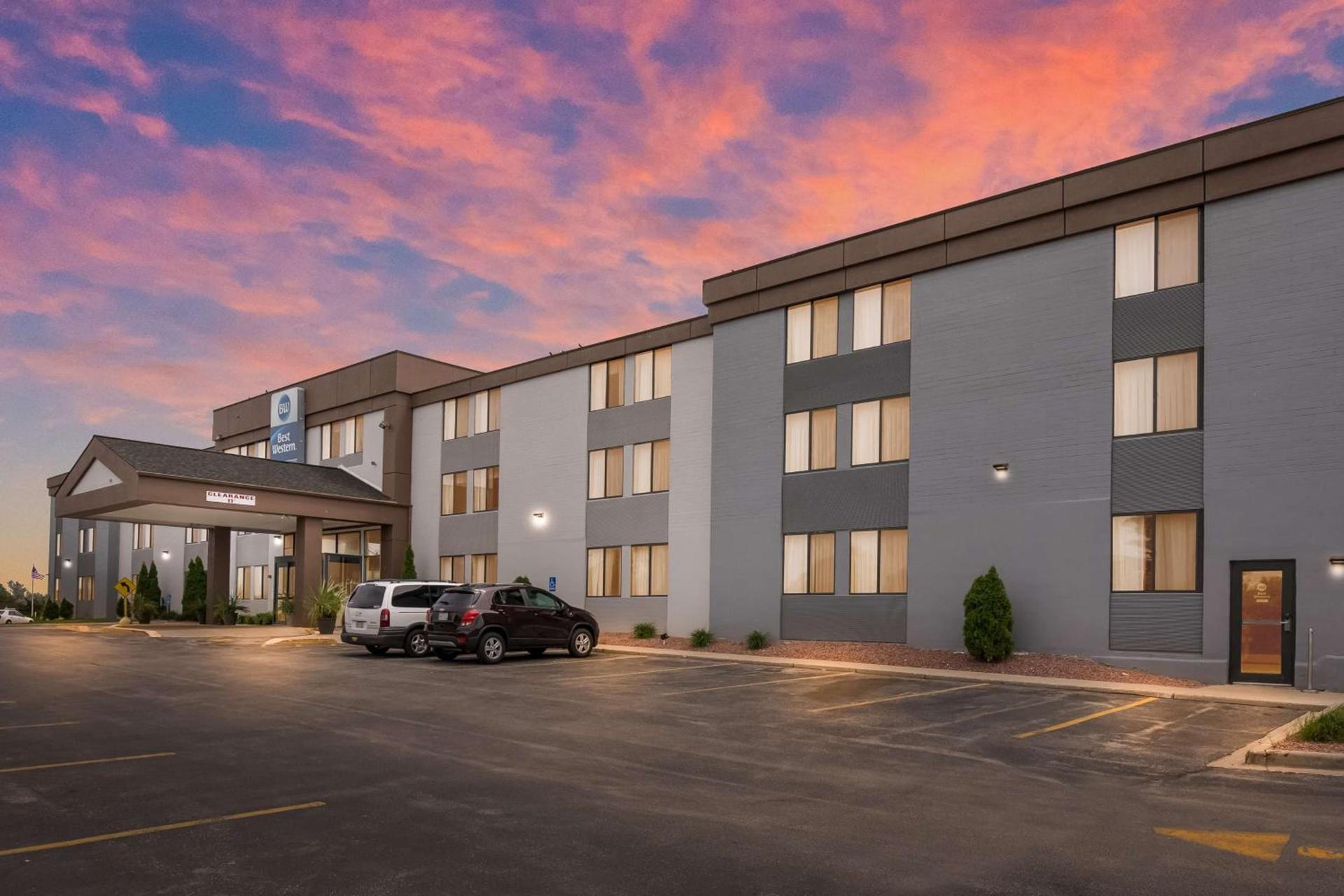Best Western Waukesha Grand photo 21