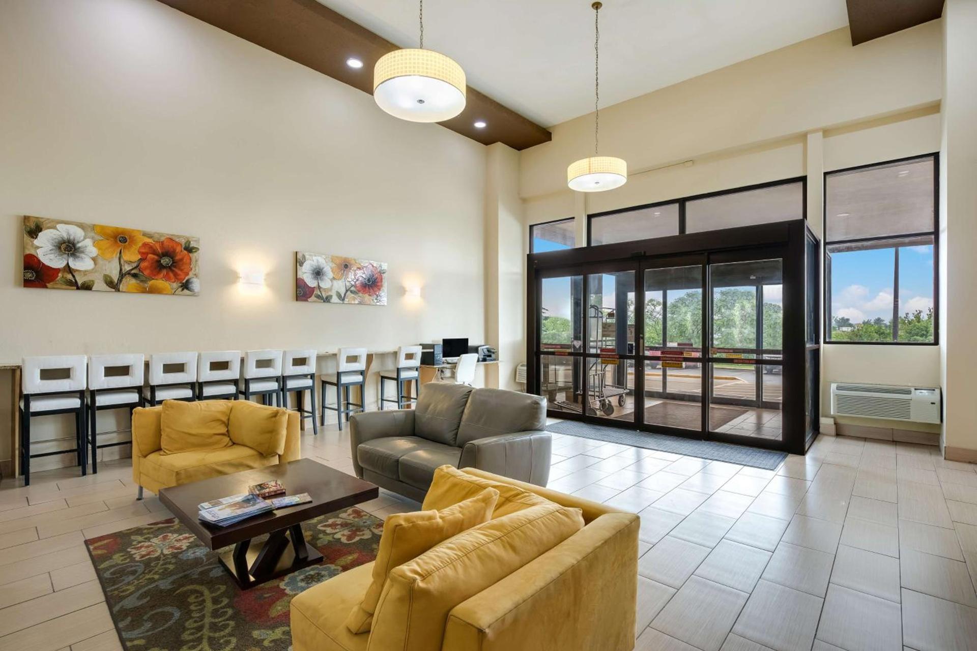 Best Western Waukesha Grand photo 13