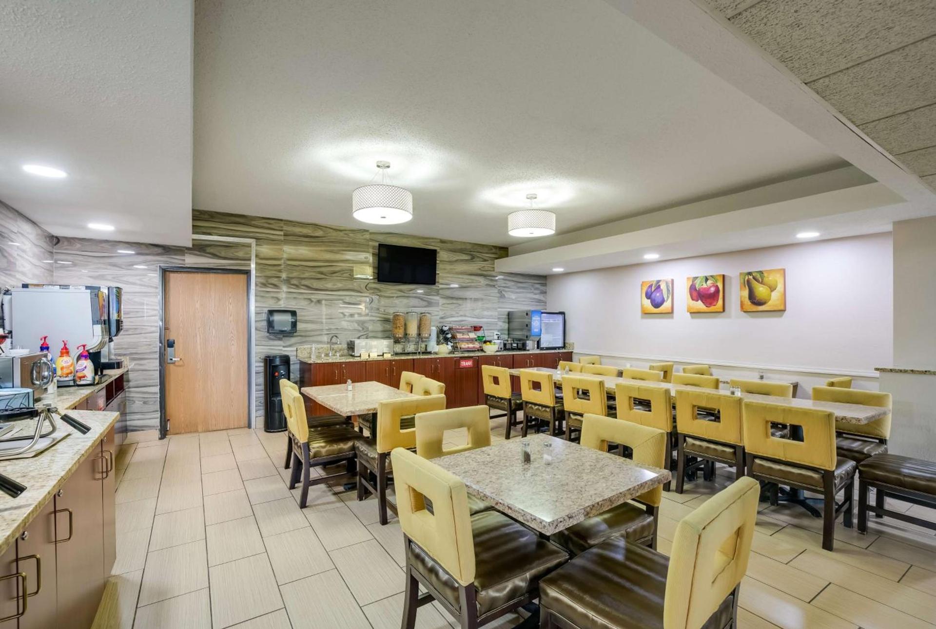 Best Western Waukesha Grand photo 35