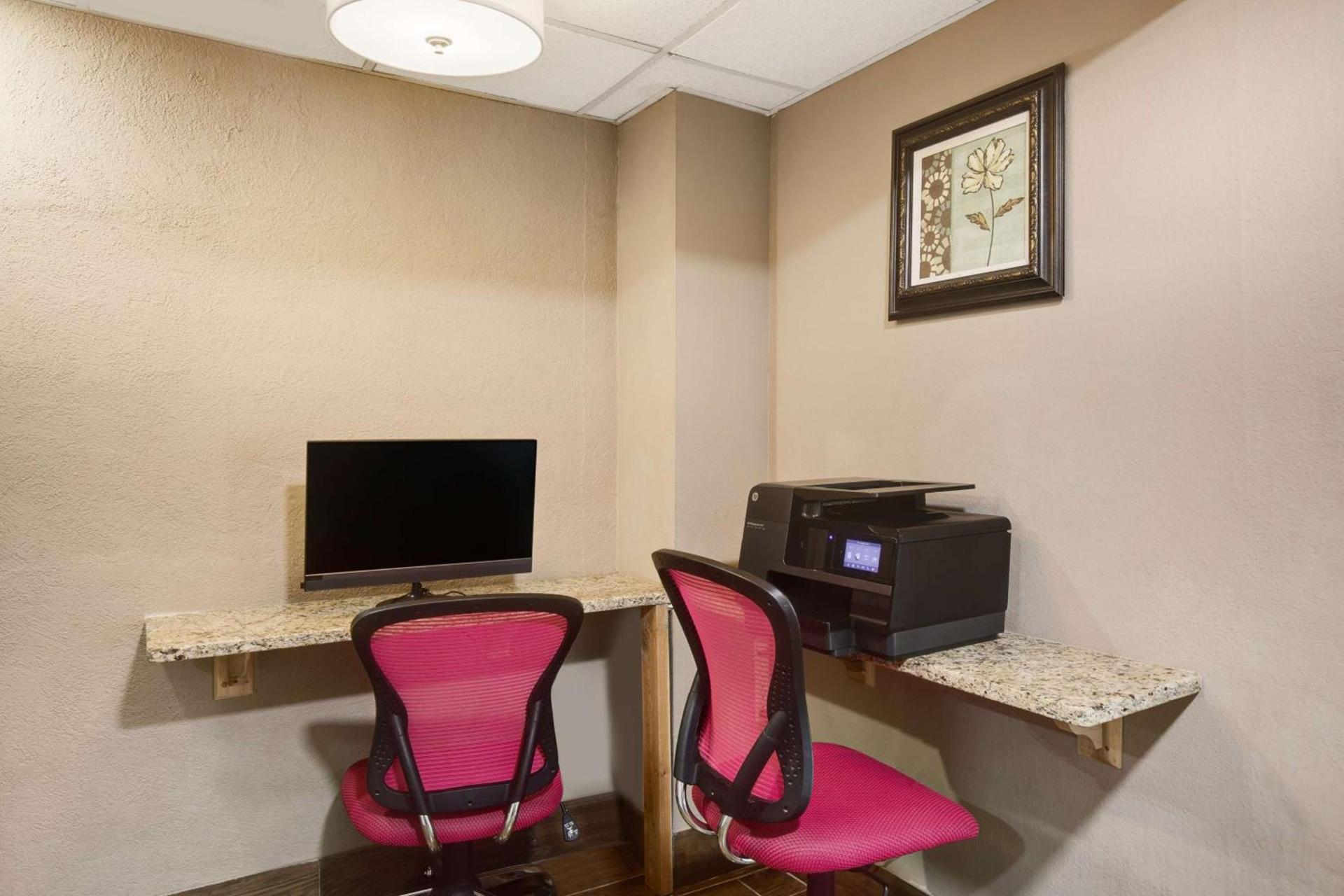 Best Western Waukesha Grand photo 8
