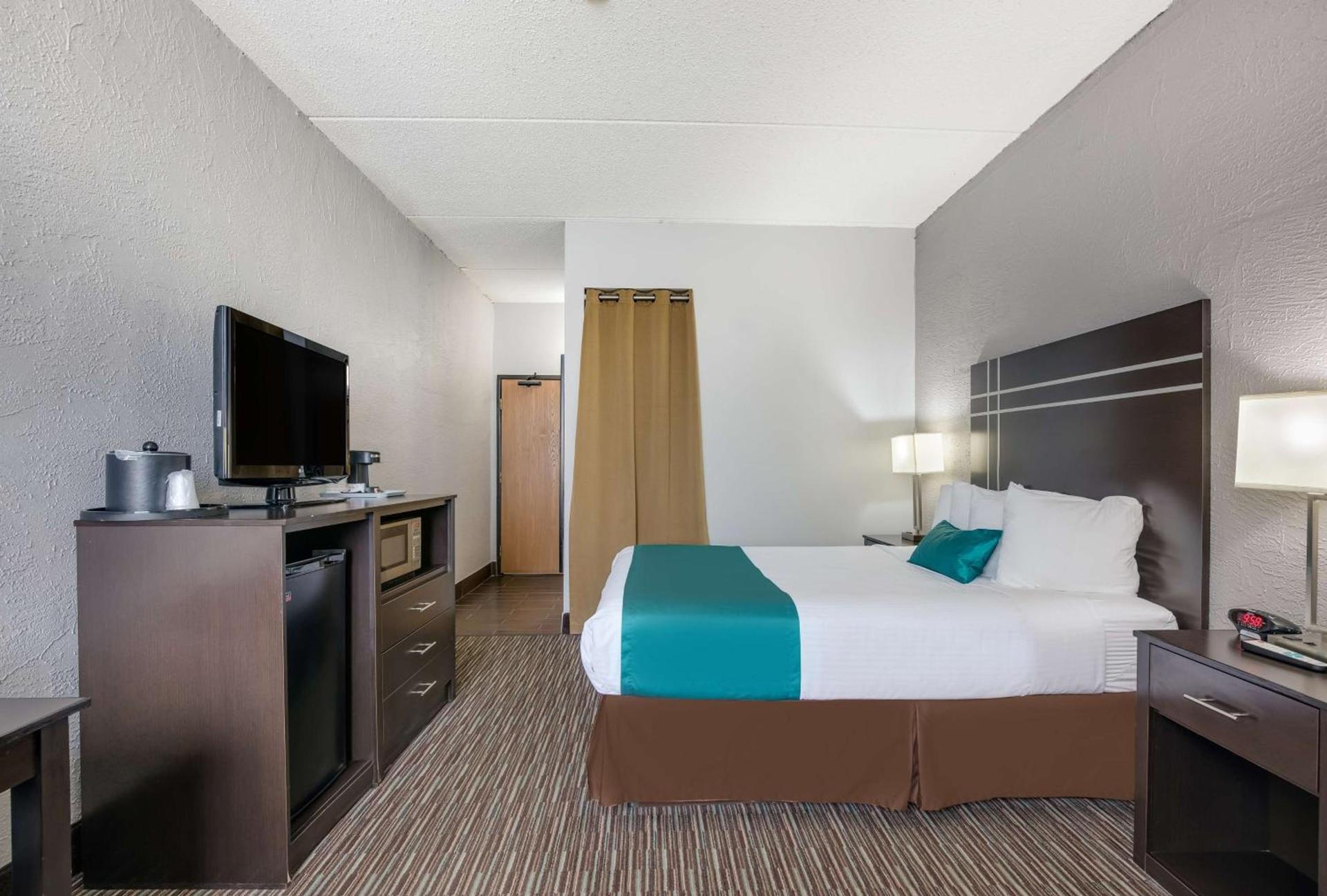 Best Western Waukesha Grand photo 28