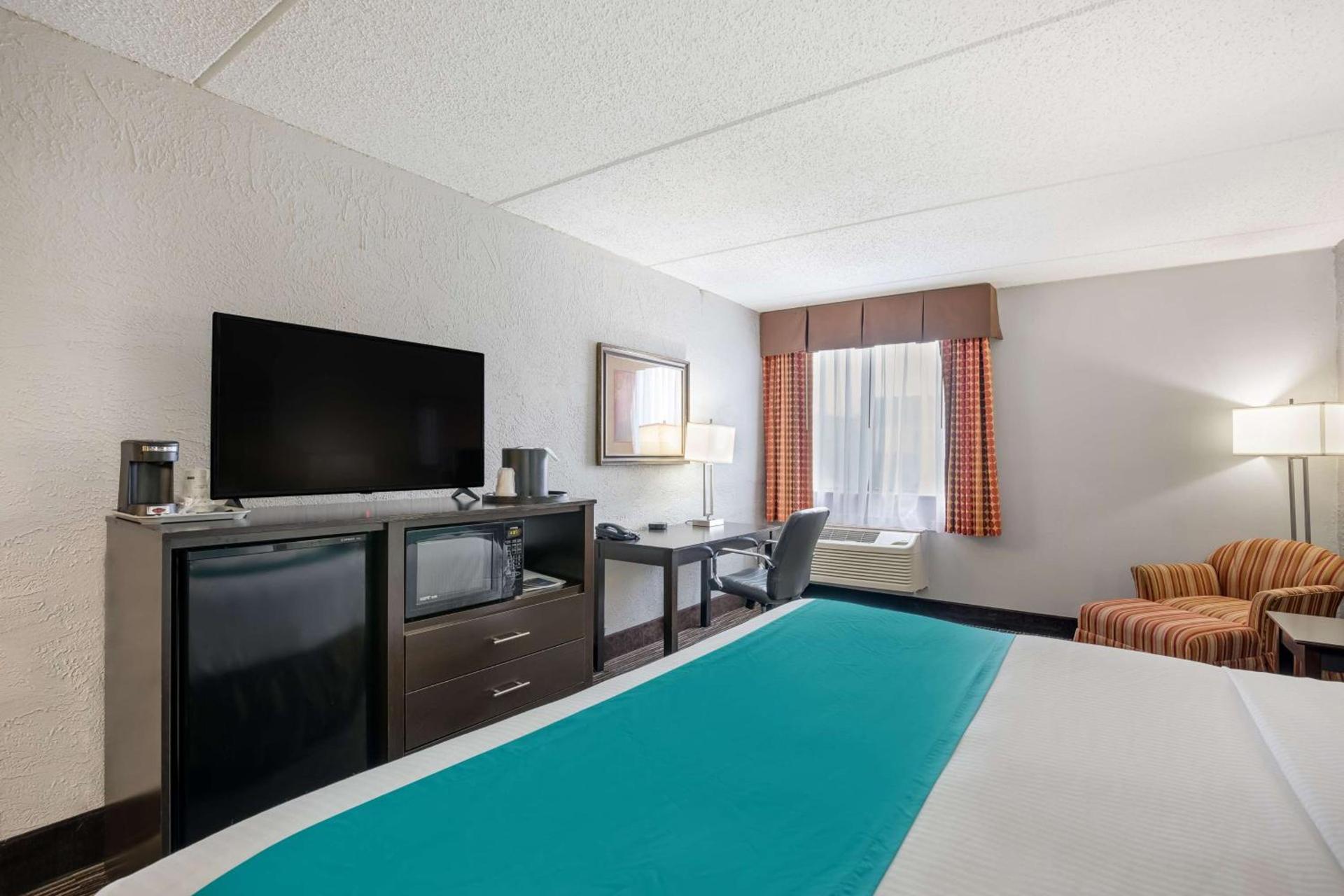 Best Western Waukesha Grand photo 32