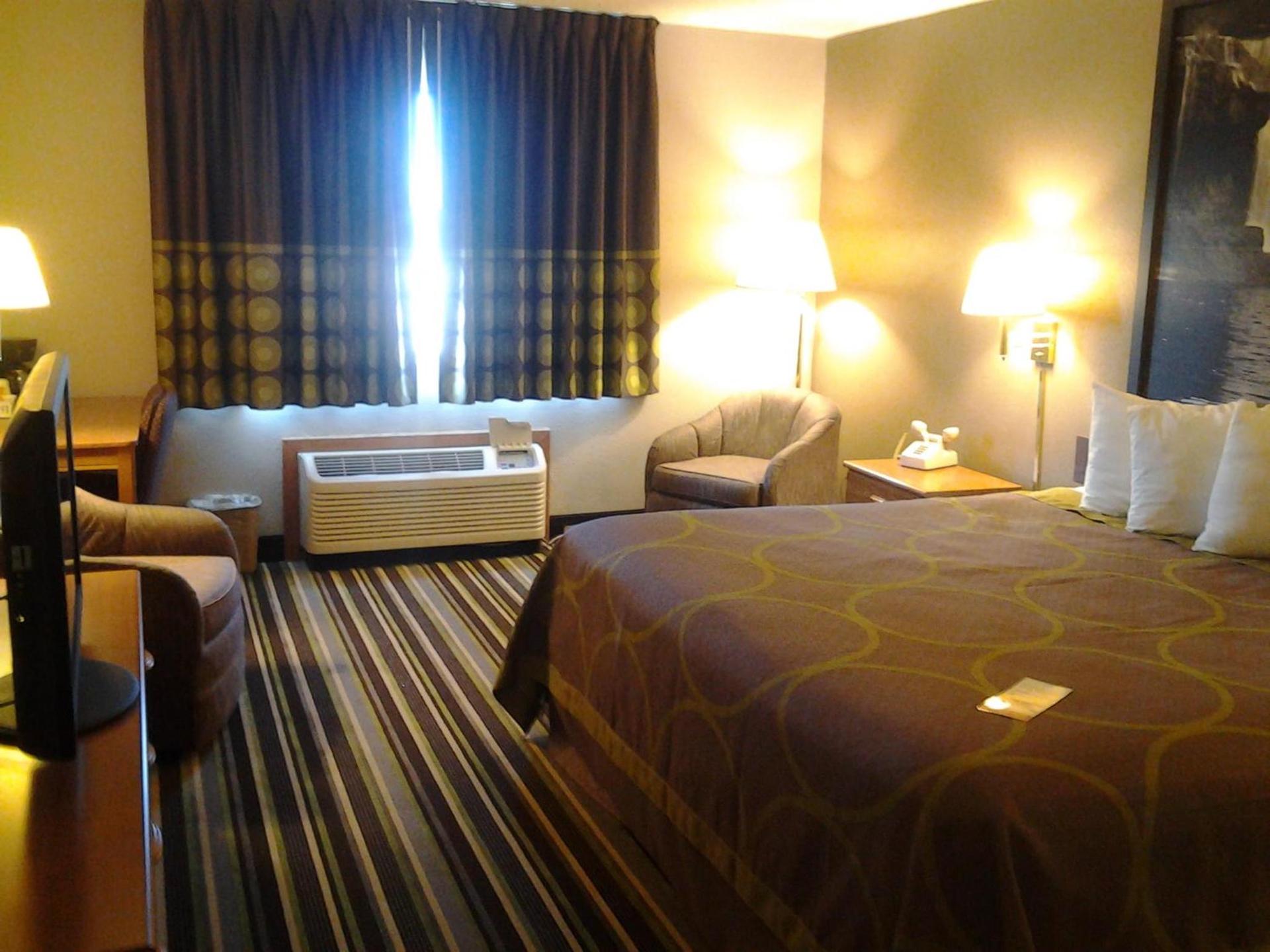 Super 8 by Wyndham Plymouth photo 17