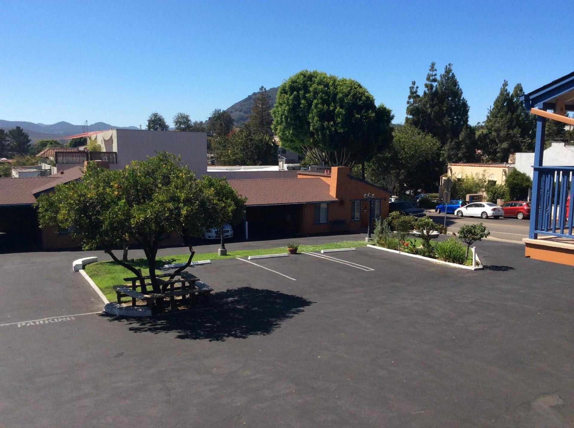 Los Padres Inn photo 18