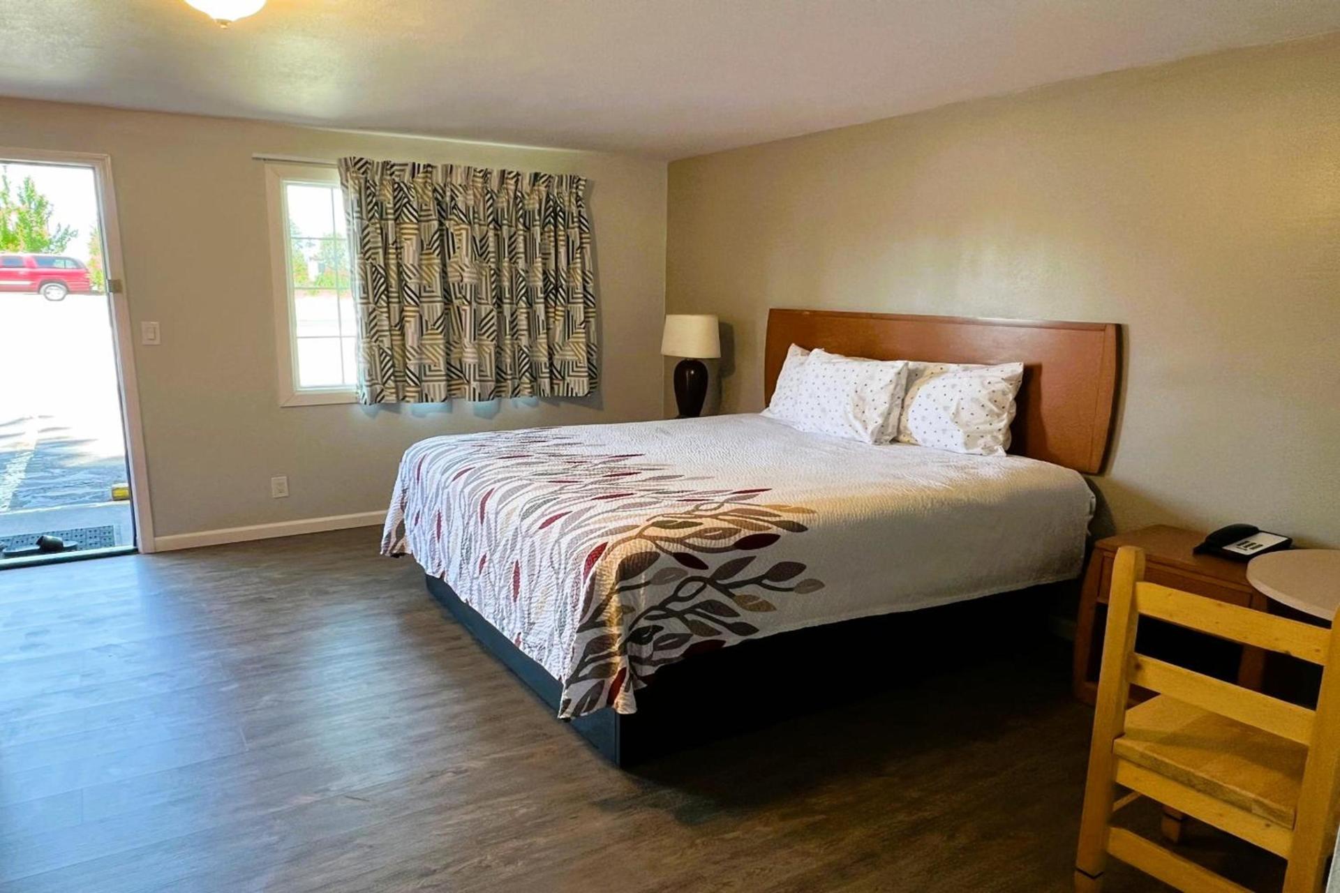 Budget Inn Bend photo 39