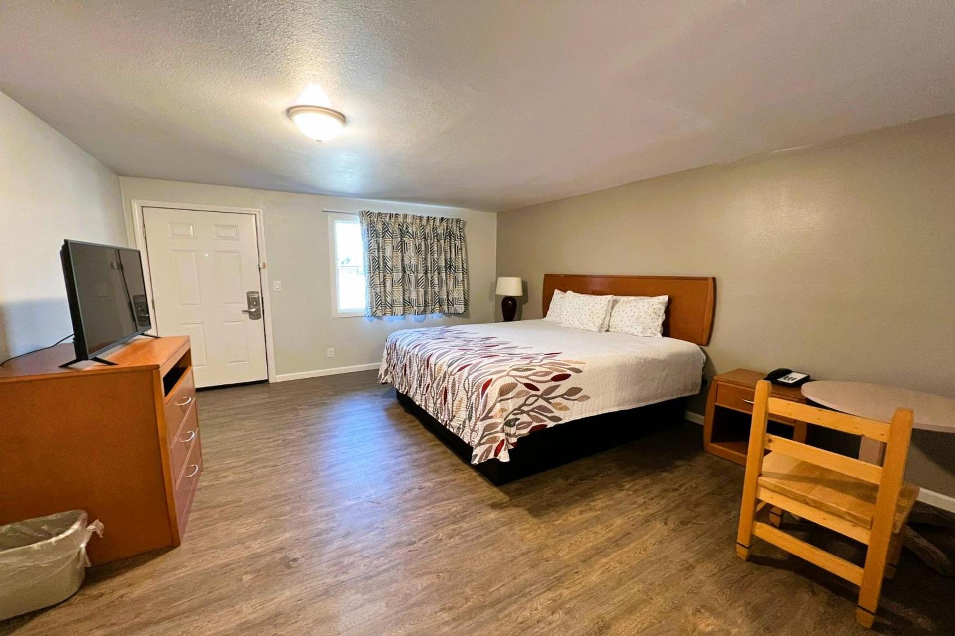 Budget Inn Bend photo 38