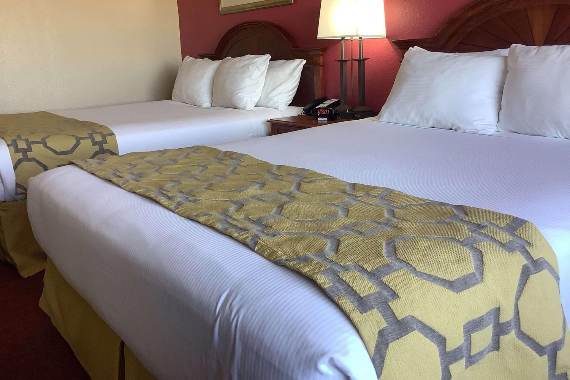 Baymont Inn & Suites by Wyndham Holbrook photo 11
