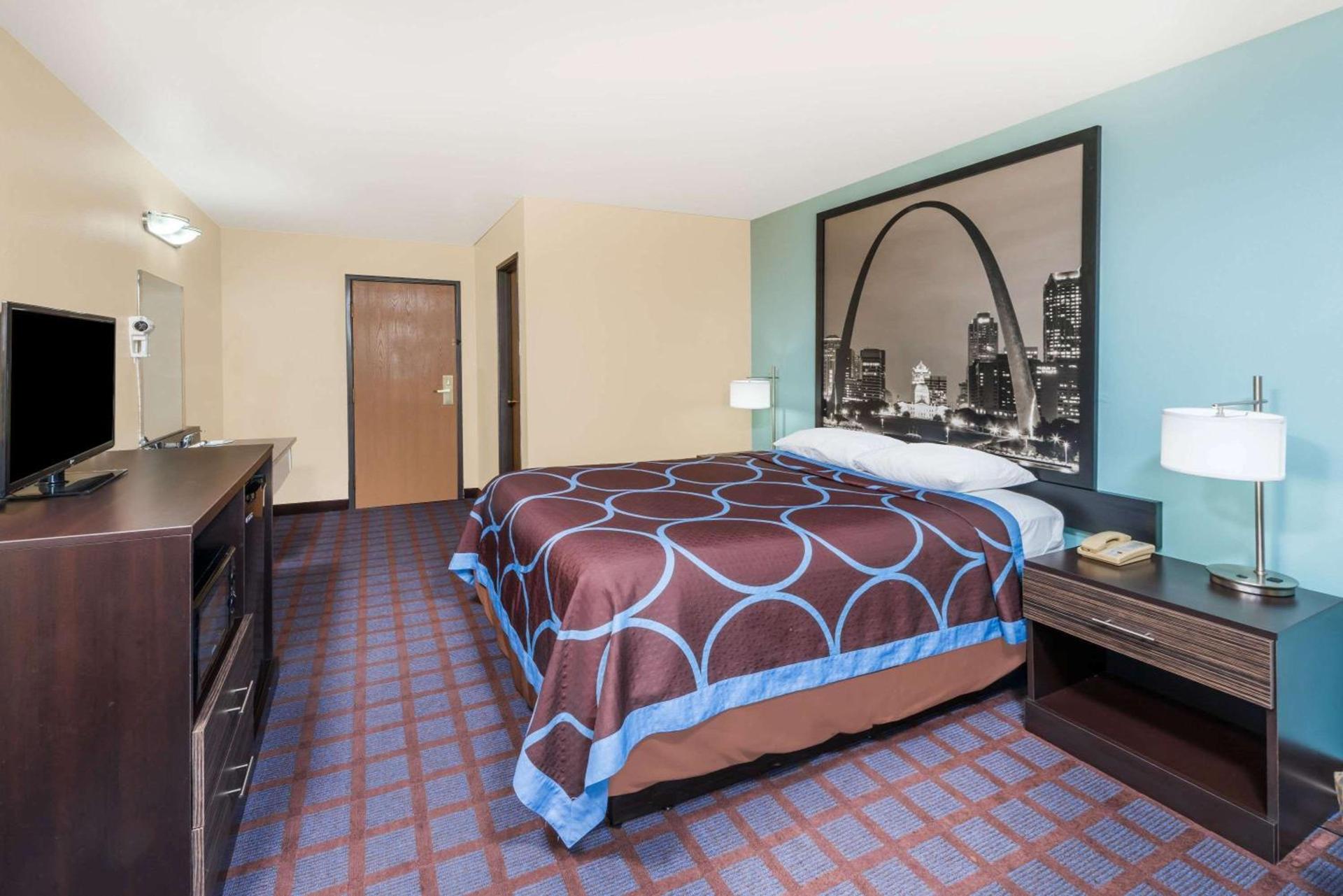 Super 8 by Wyndham Okawville photo 5