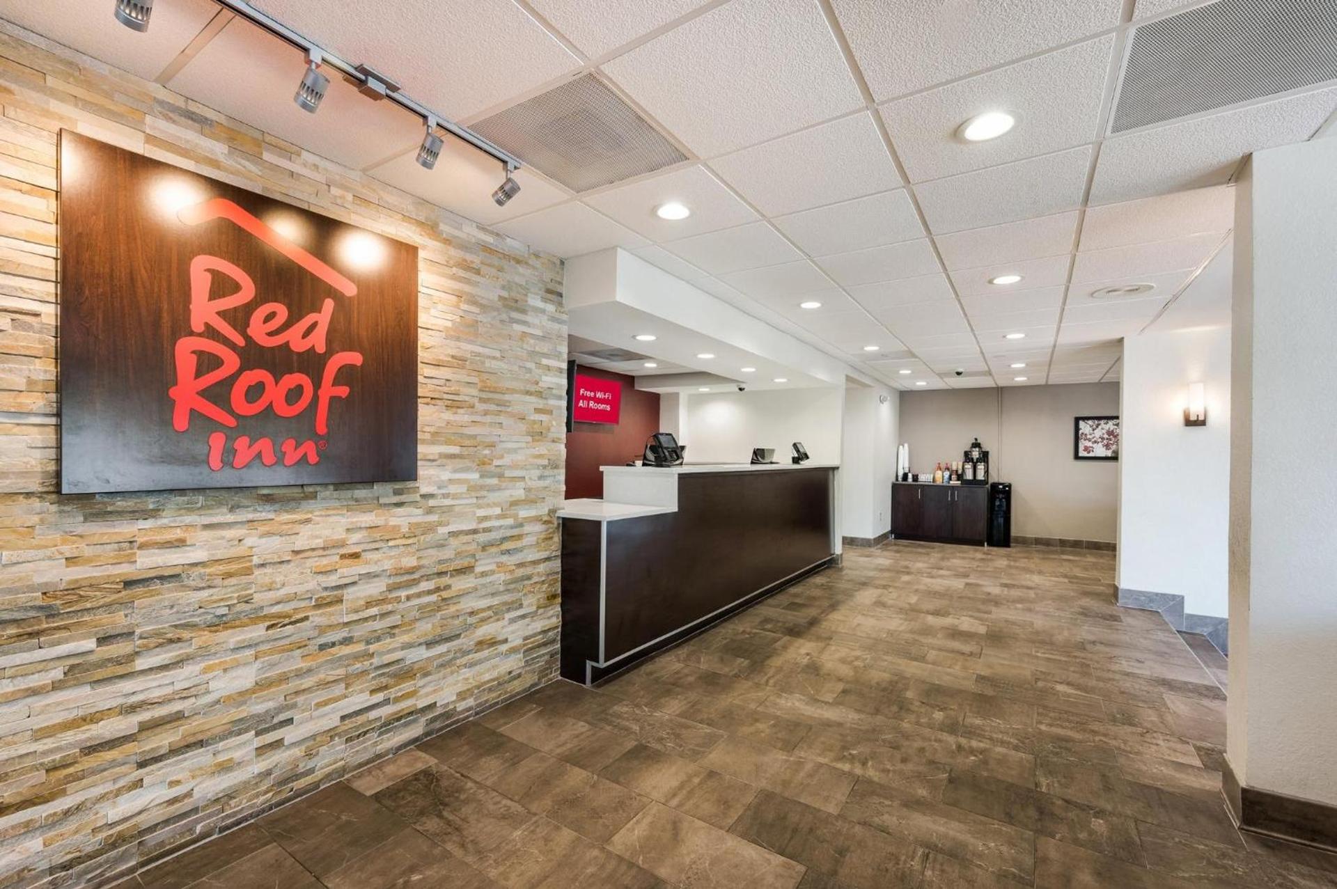 Red Roof Inn Birmingham South photo 18