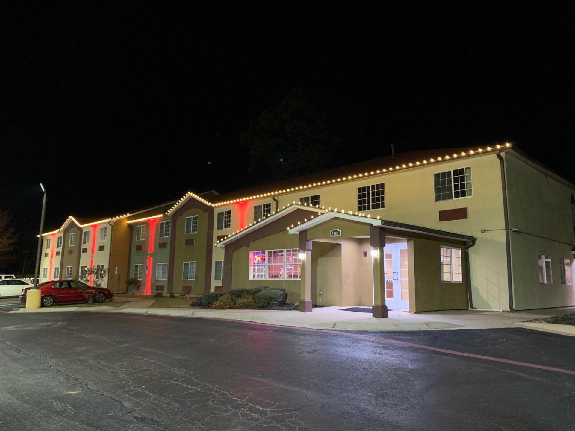 HomeTown Inn & Suites photo 38