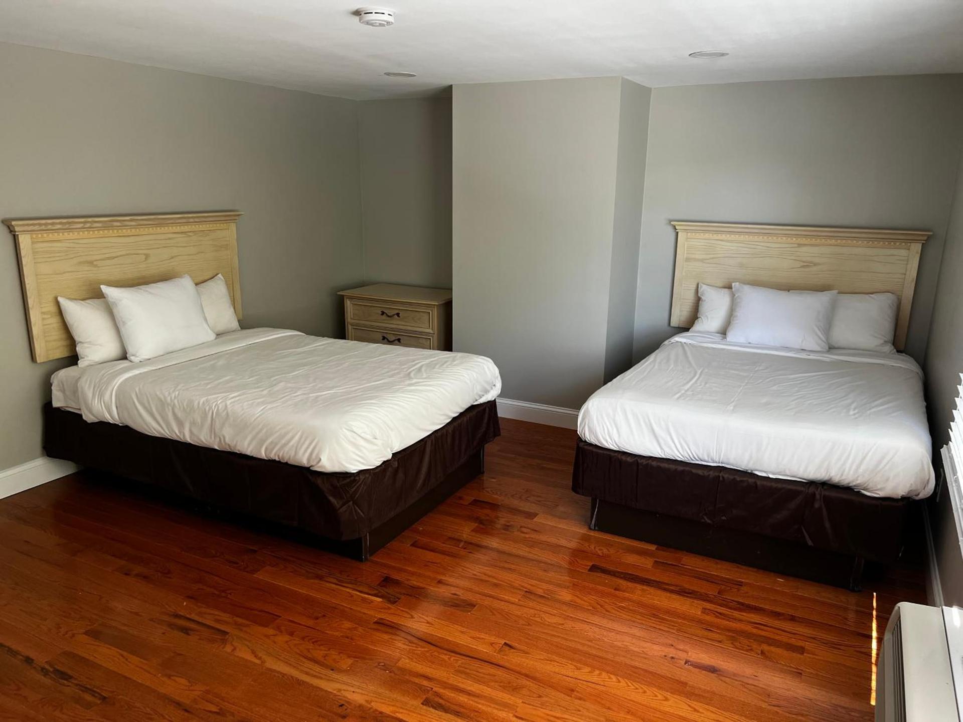 Captains Quarters Motel & Conference Center photo 11