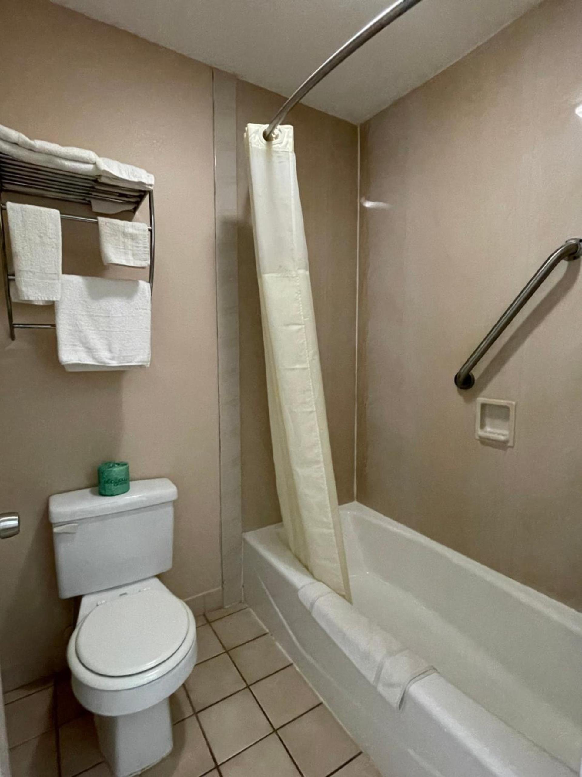 Garden Inn & Suites photo 15