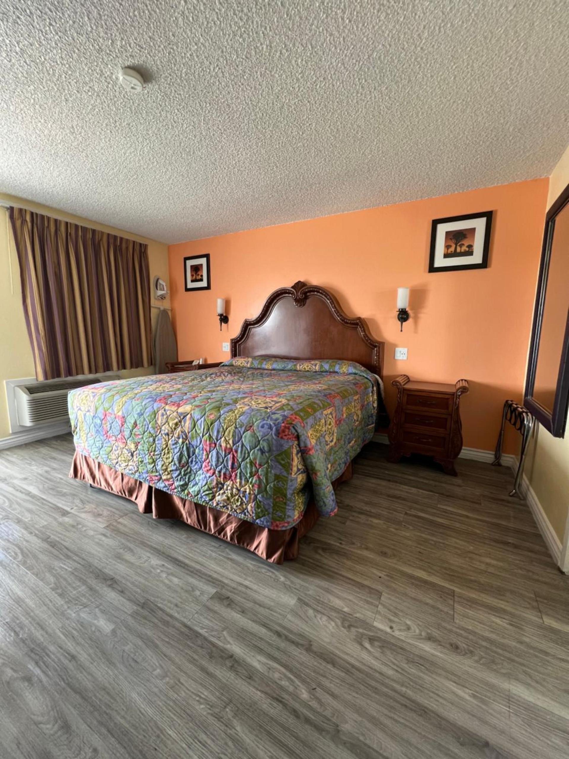 Walden Motel photo 11