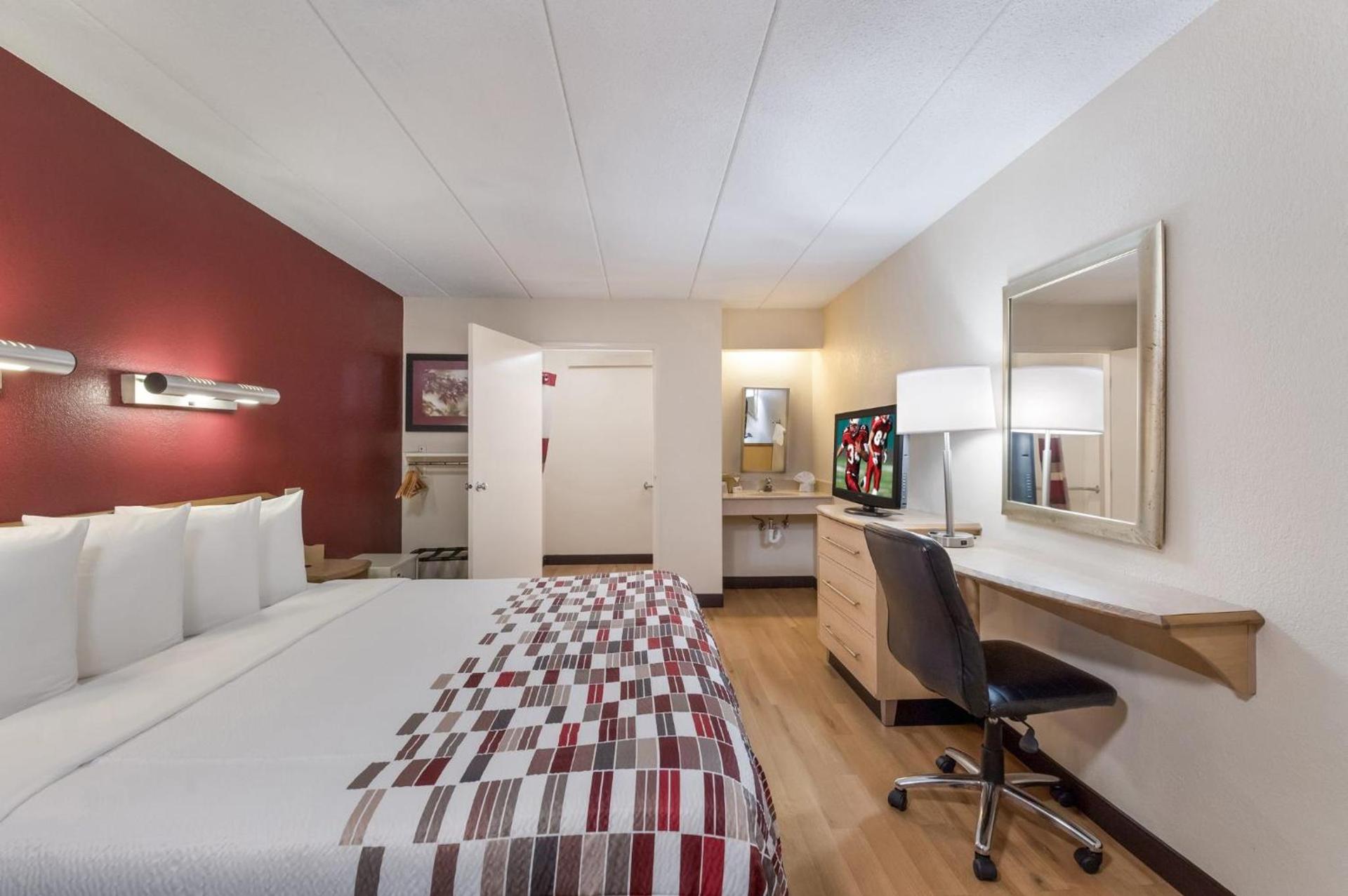 Red Roof Inn Philadelphia - Trevose photo 33