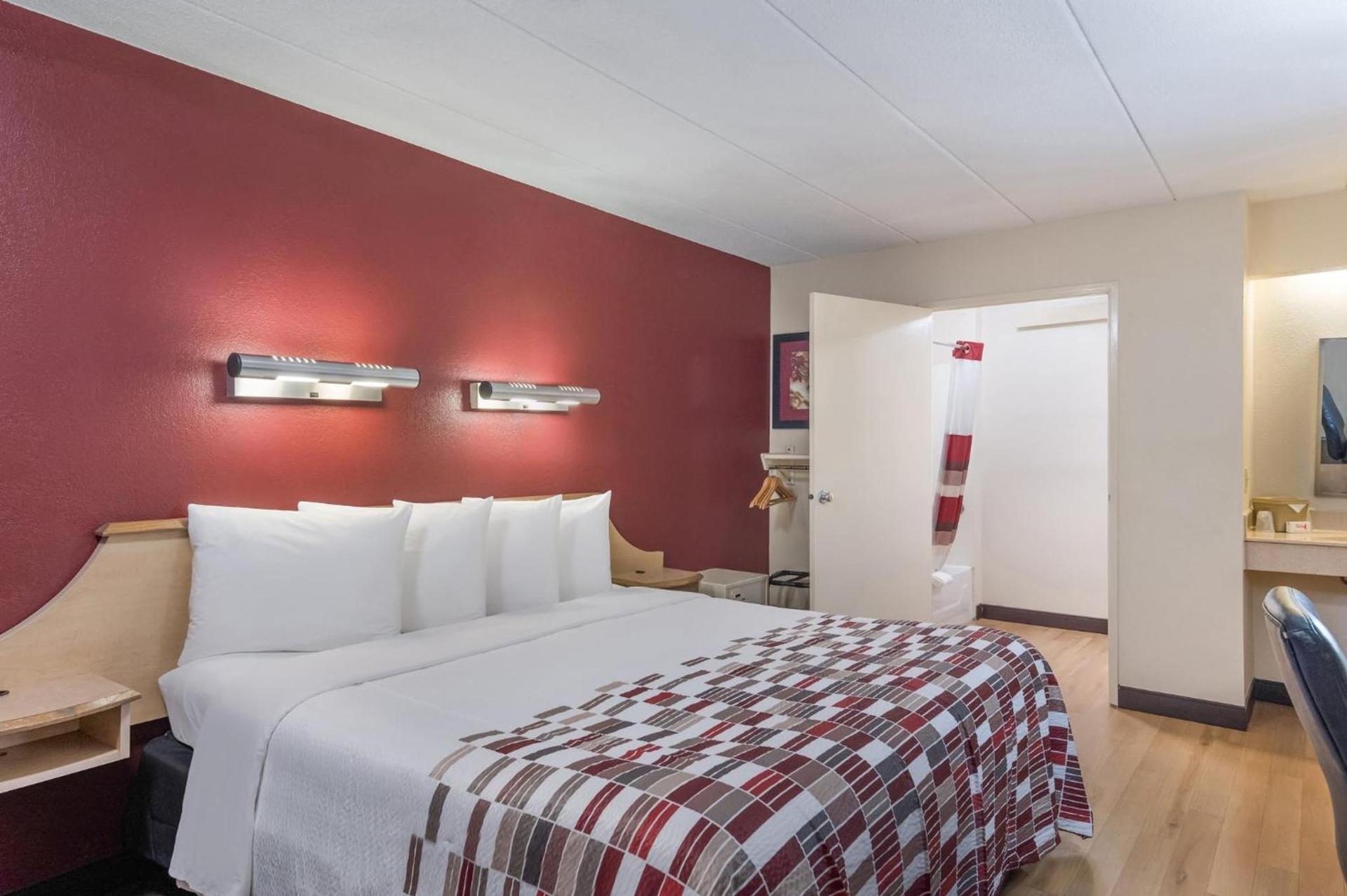 Red Roof Inn Philadelphia - Trevose photo 34