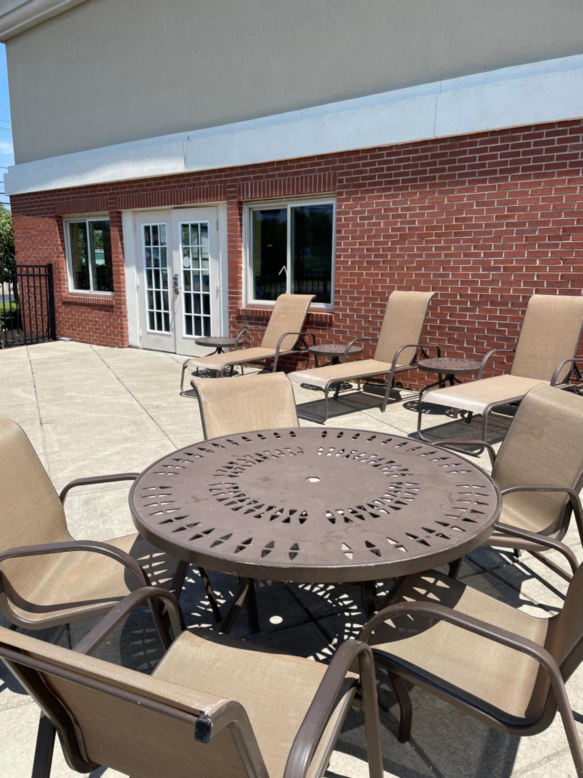 Holiday Inn Express & Suites Niagara Falls by IHG photo 7
