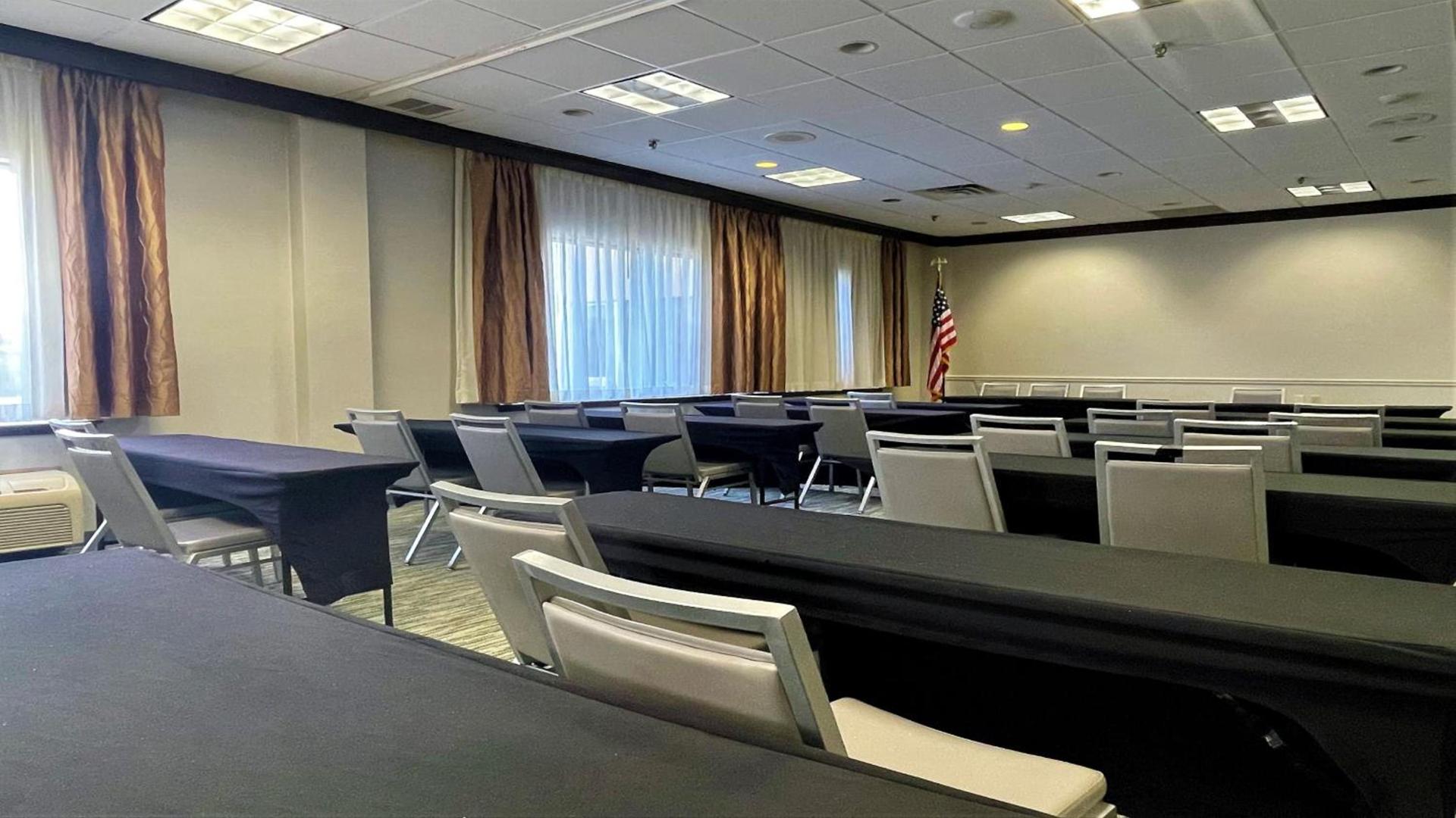 Holiday Inn Clark - Newark by IHG photo 10